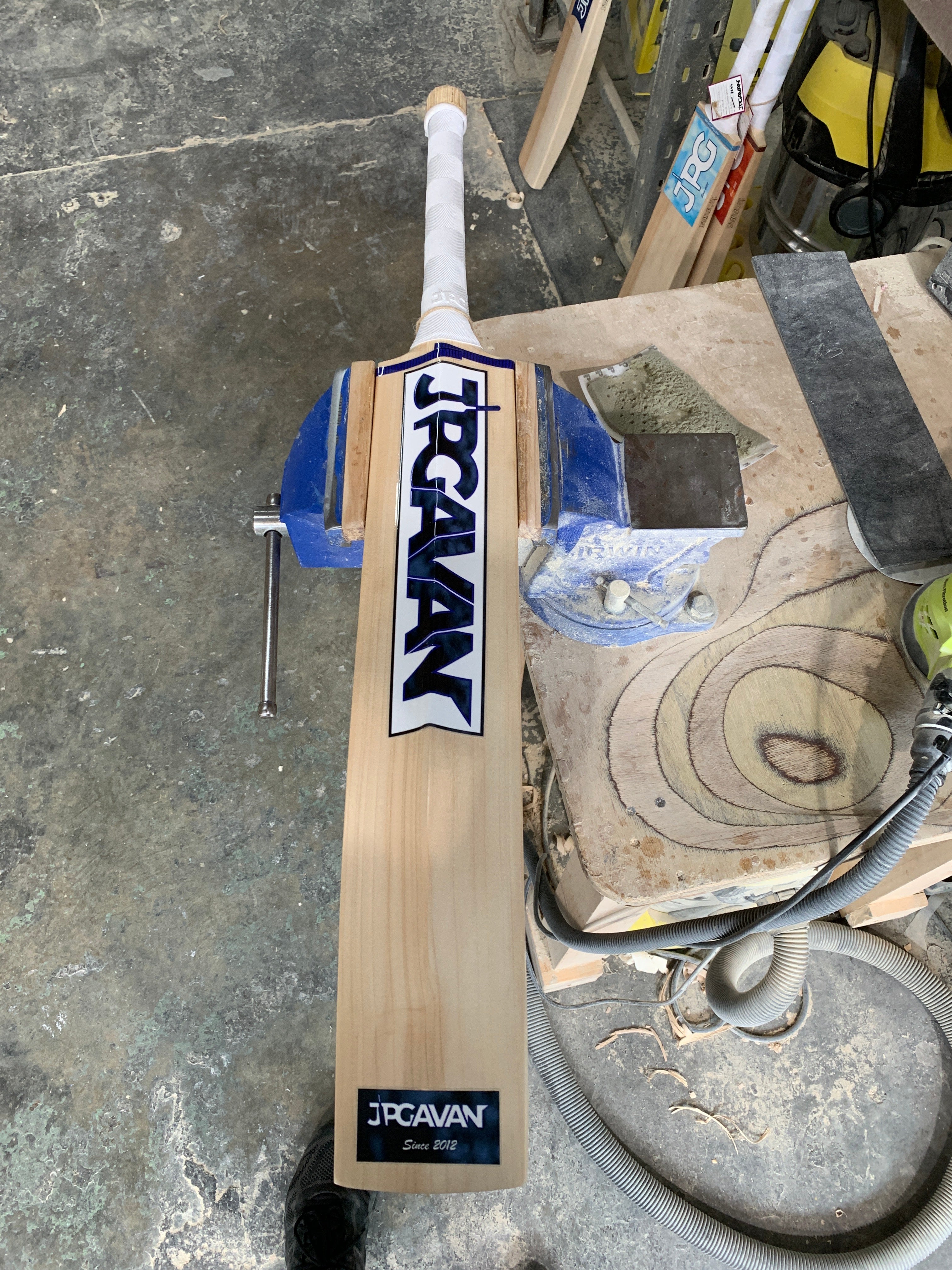 JPGavan Secret Willow Cricket Bat - 500