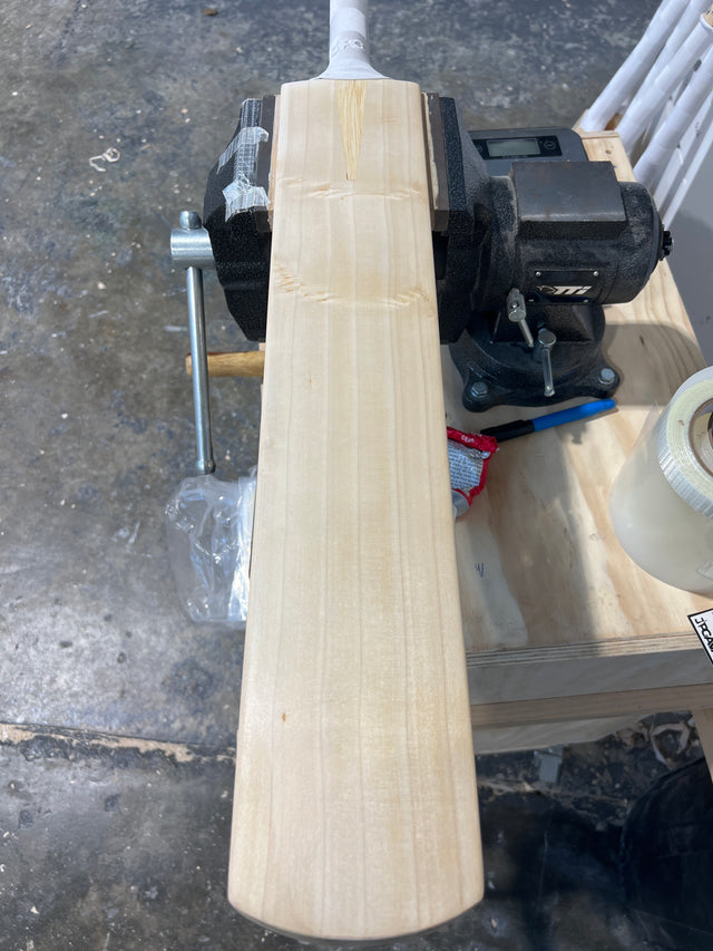 JPGavan Featherblade Cricket Bat - 561