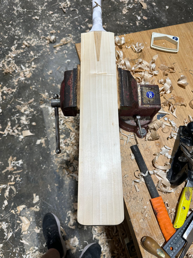 JPGavan Featherblade Cricket Bat - 401