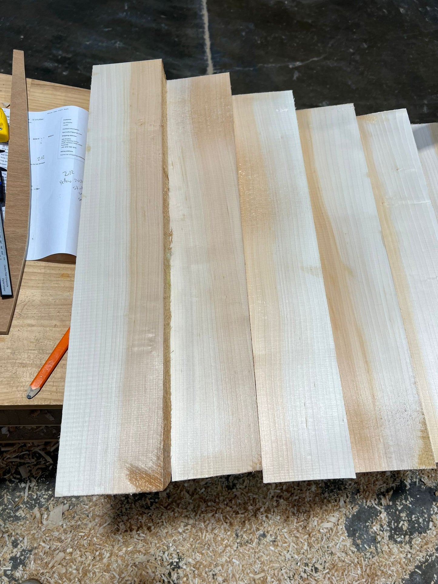 English Willow raw cricket bat cleft