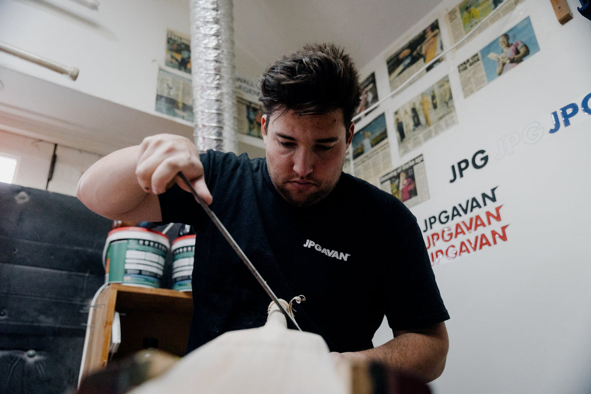 Oiling and finishing a handcrafted English willow cricket bat, JPGavan Sydney
