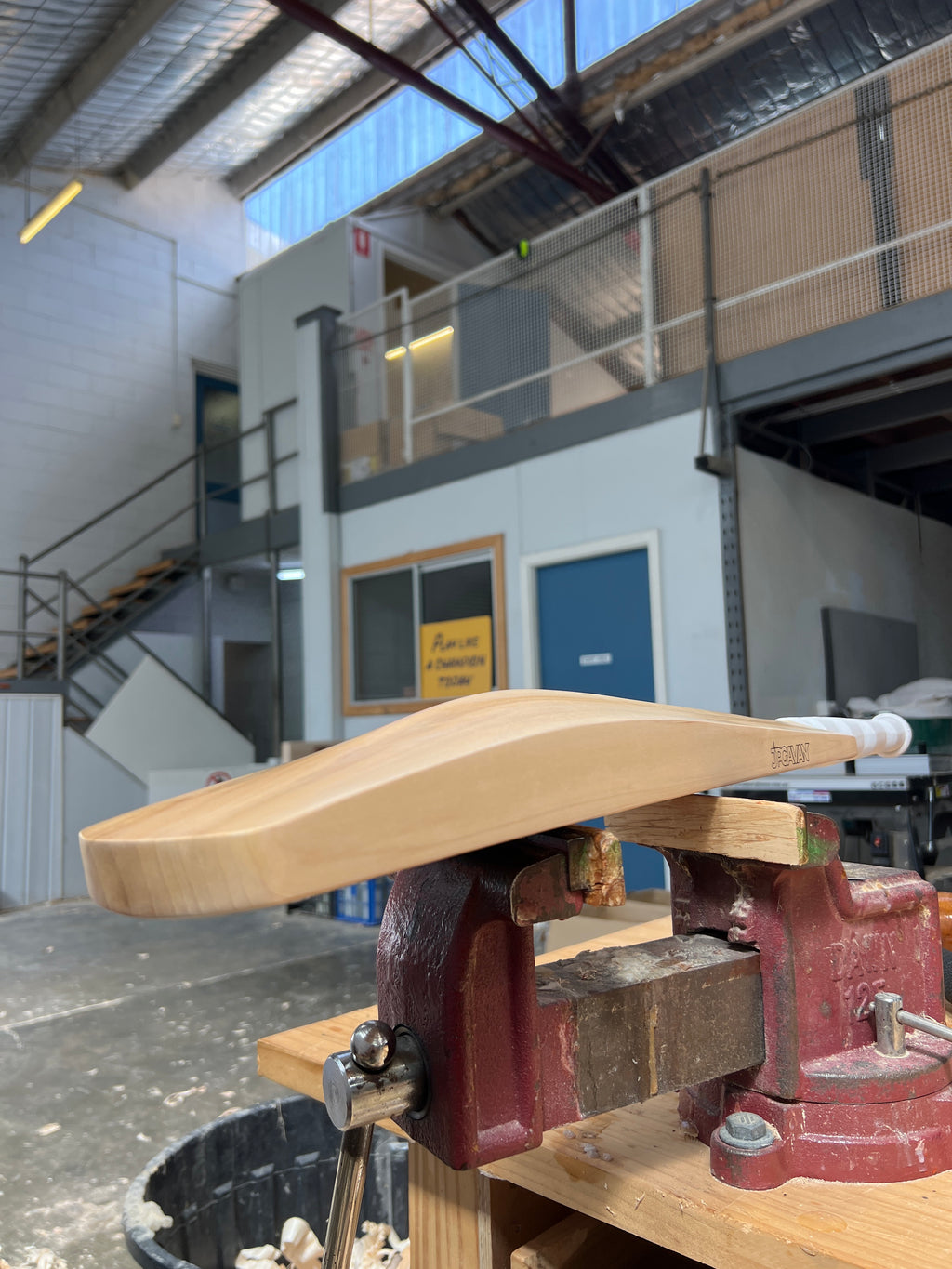 JPGavan Featherblade Cricket Bat - 387