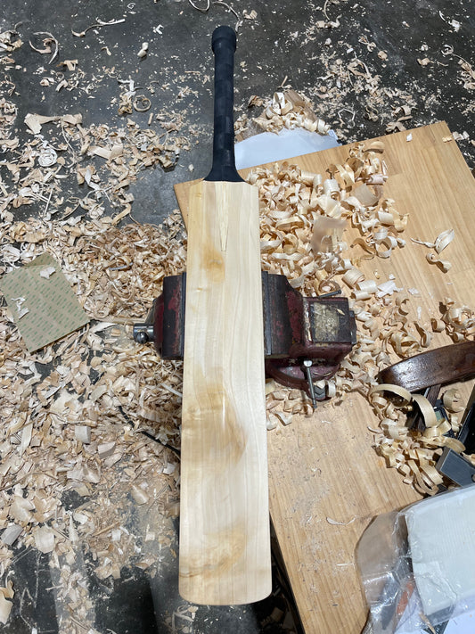 JPGavan Featherblade Cricket Bat - 038