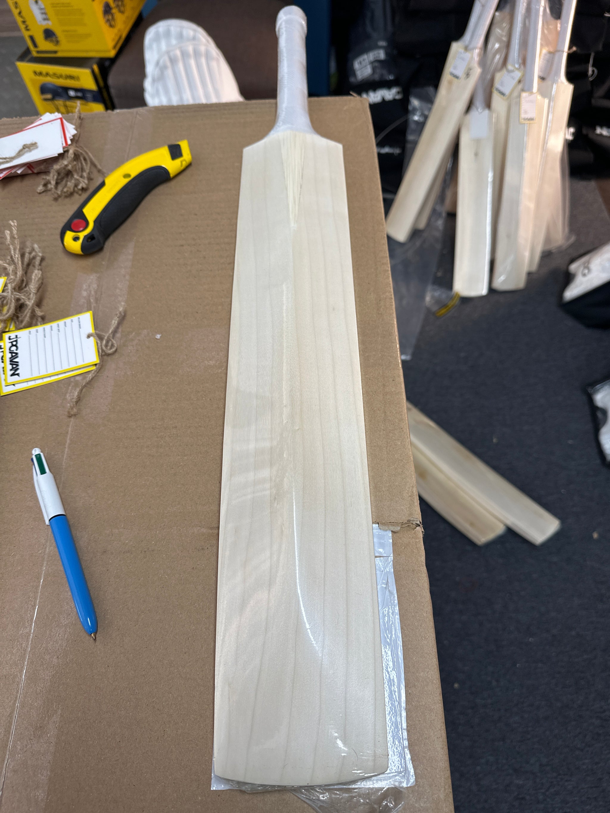 JPGavan Little Ripper+ G3 Cricket Bat - 148