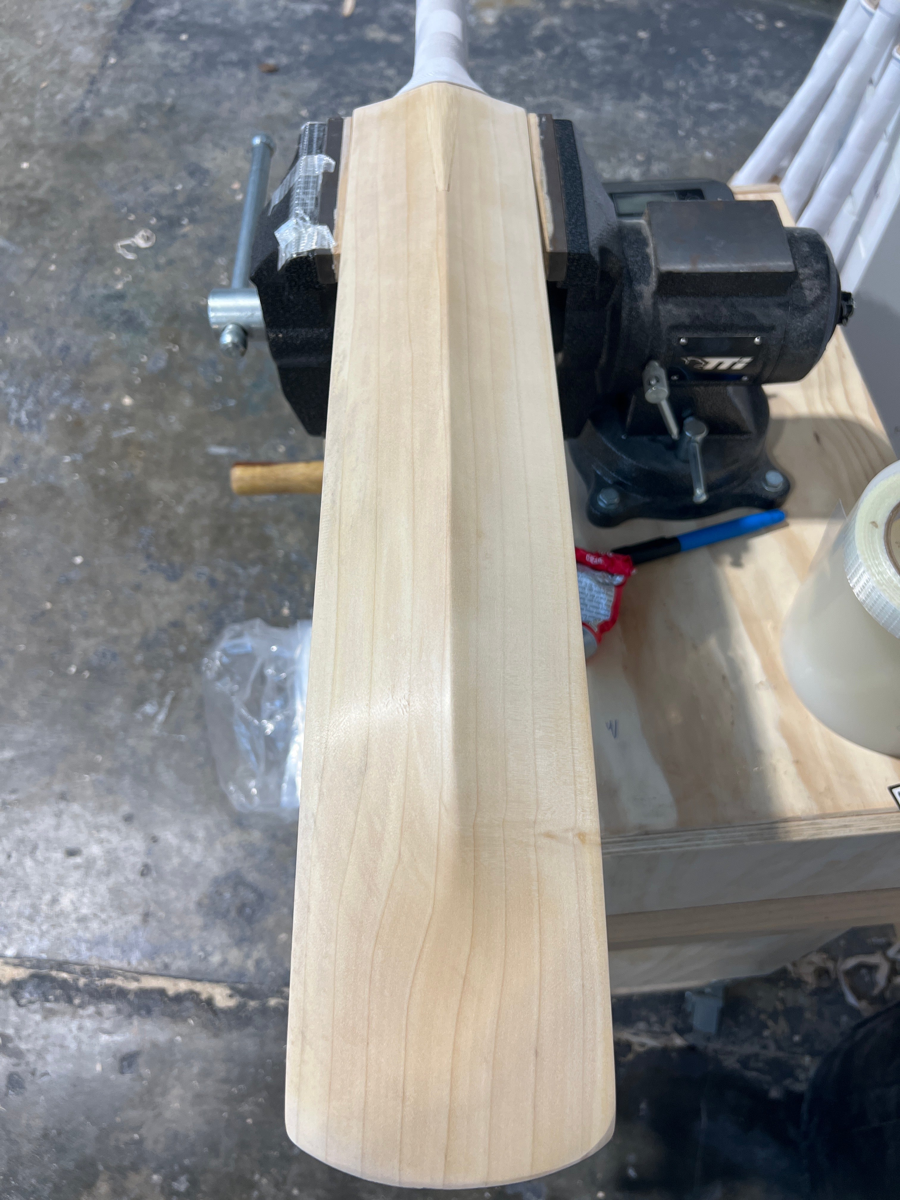 JPGavan Featherblade Cricket Bat - 560