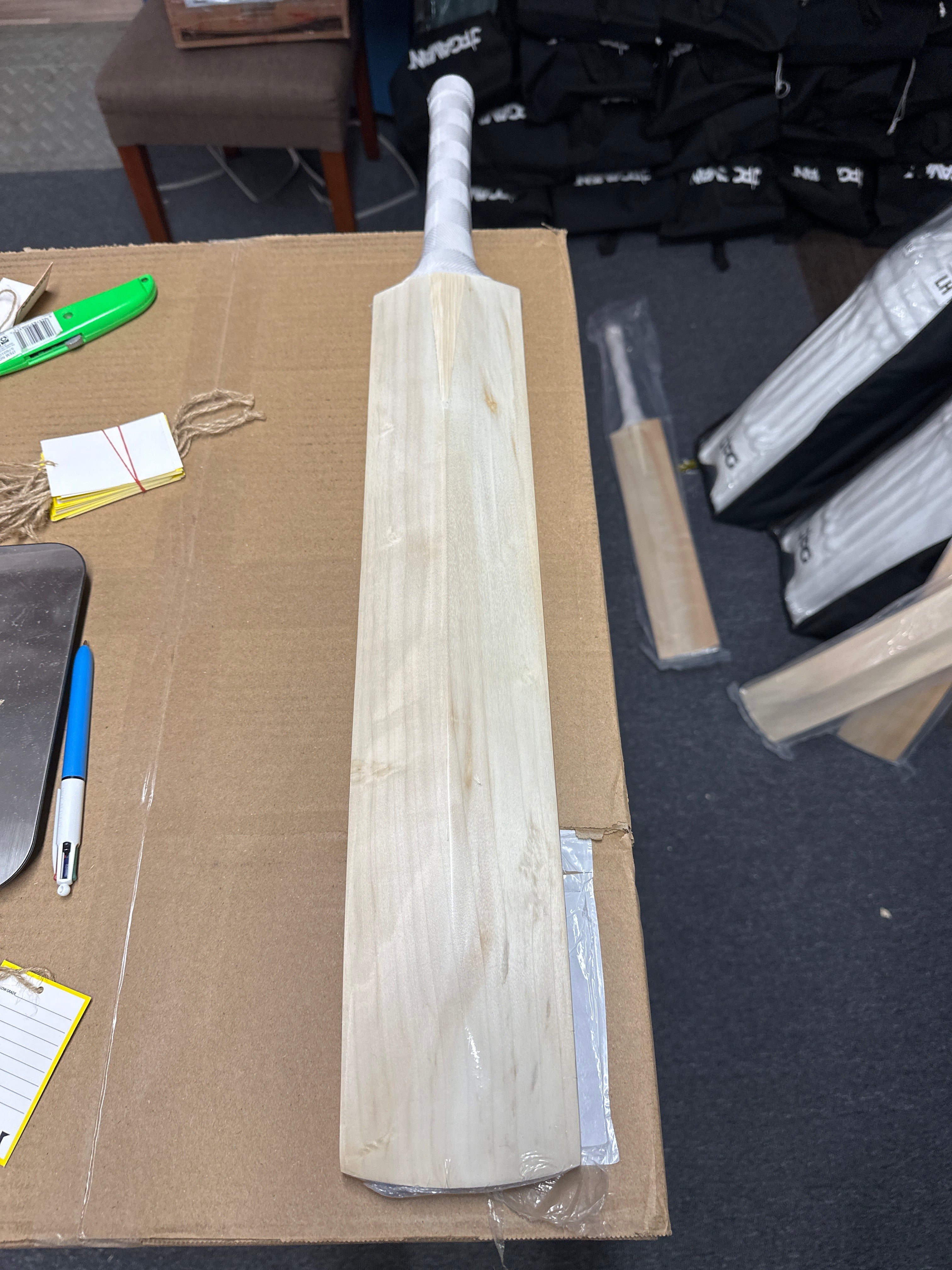 JPGavan Little Ripper+ G3 Cricket Bat - 65