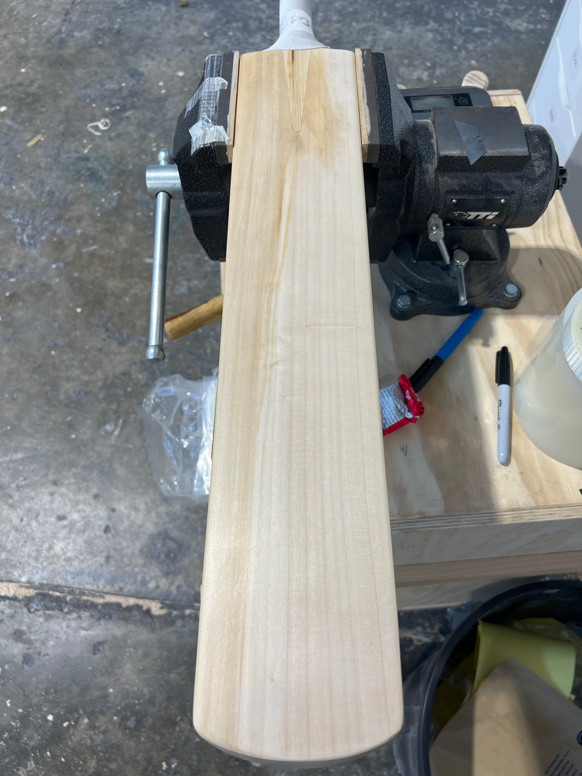 JPGavan Featherblade Cricket Bat - 556