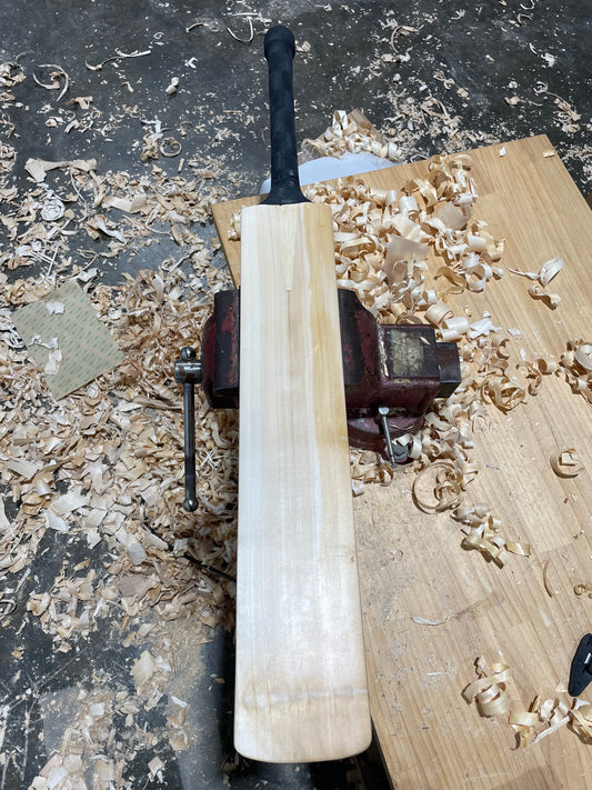 JPGavan Featherblade Cricket Bat - 038