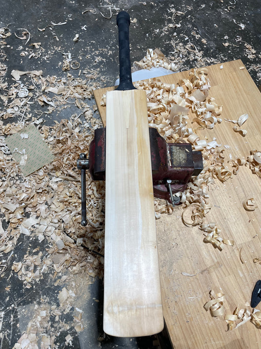 JPGavan Featherblade Cricket Bat - 038