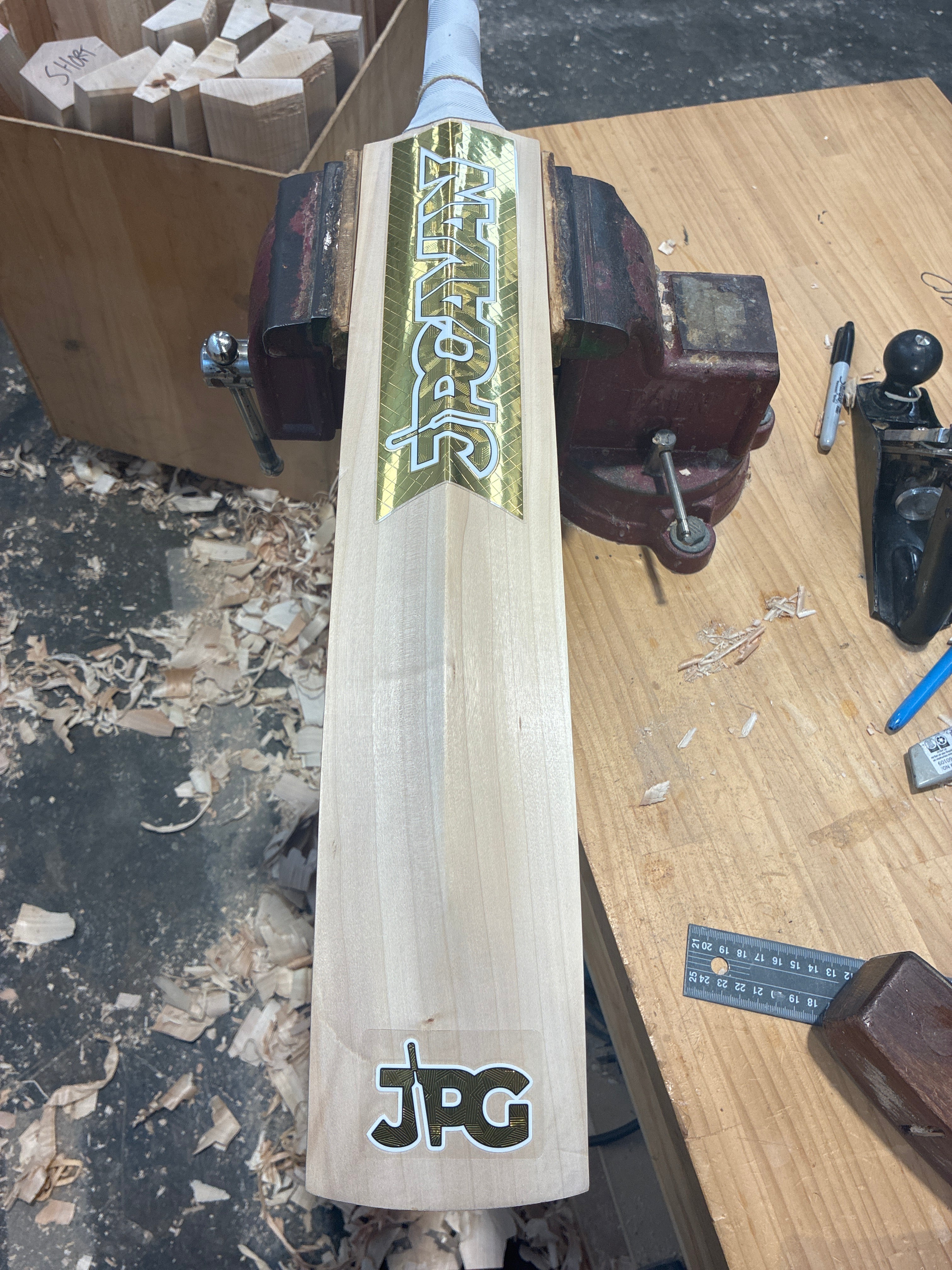 JPGavan Secret Willow Cricket Bat  - 400