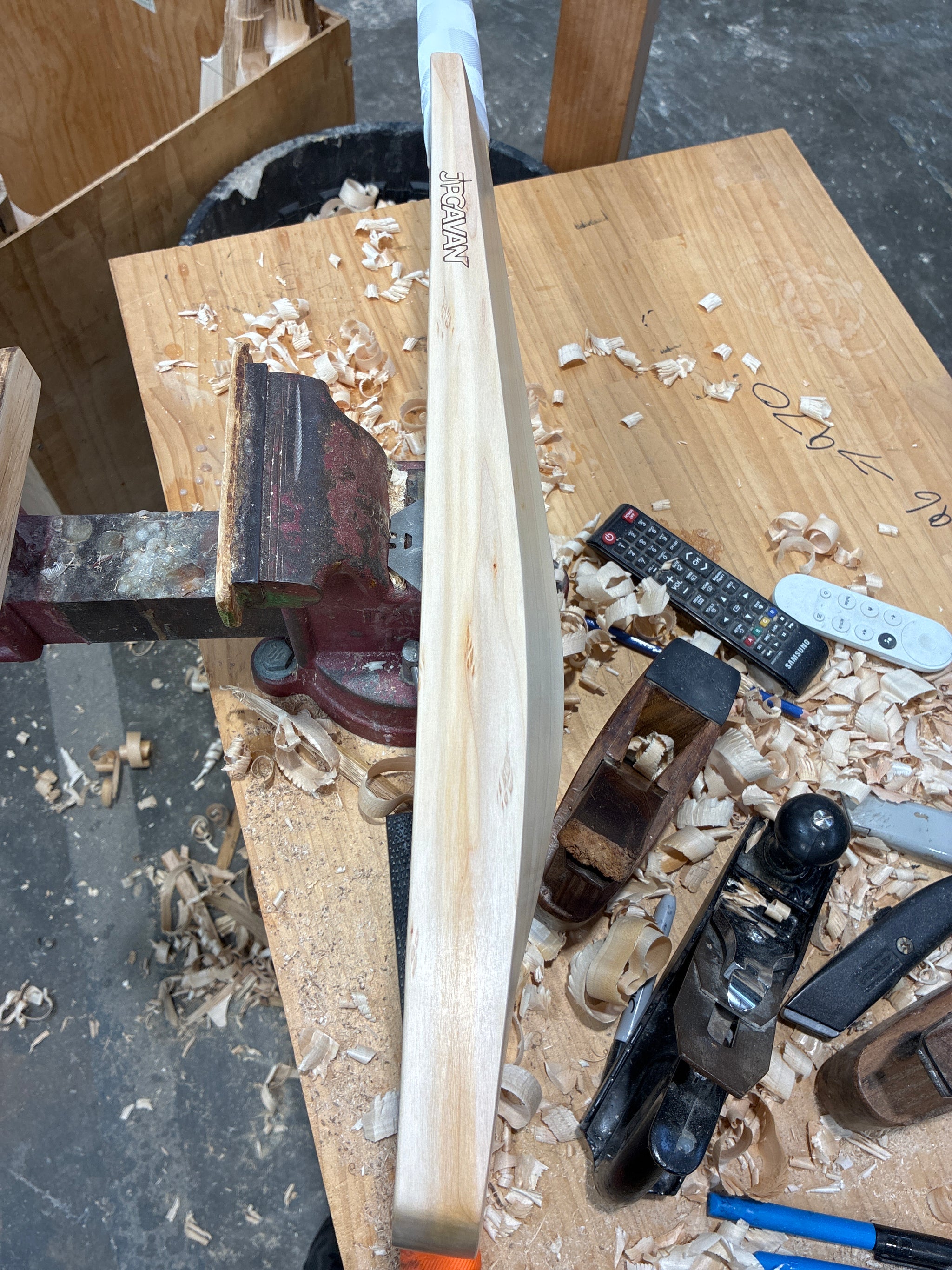 JPGavan Featherblade Cricket Bat - 397