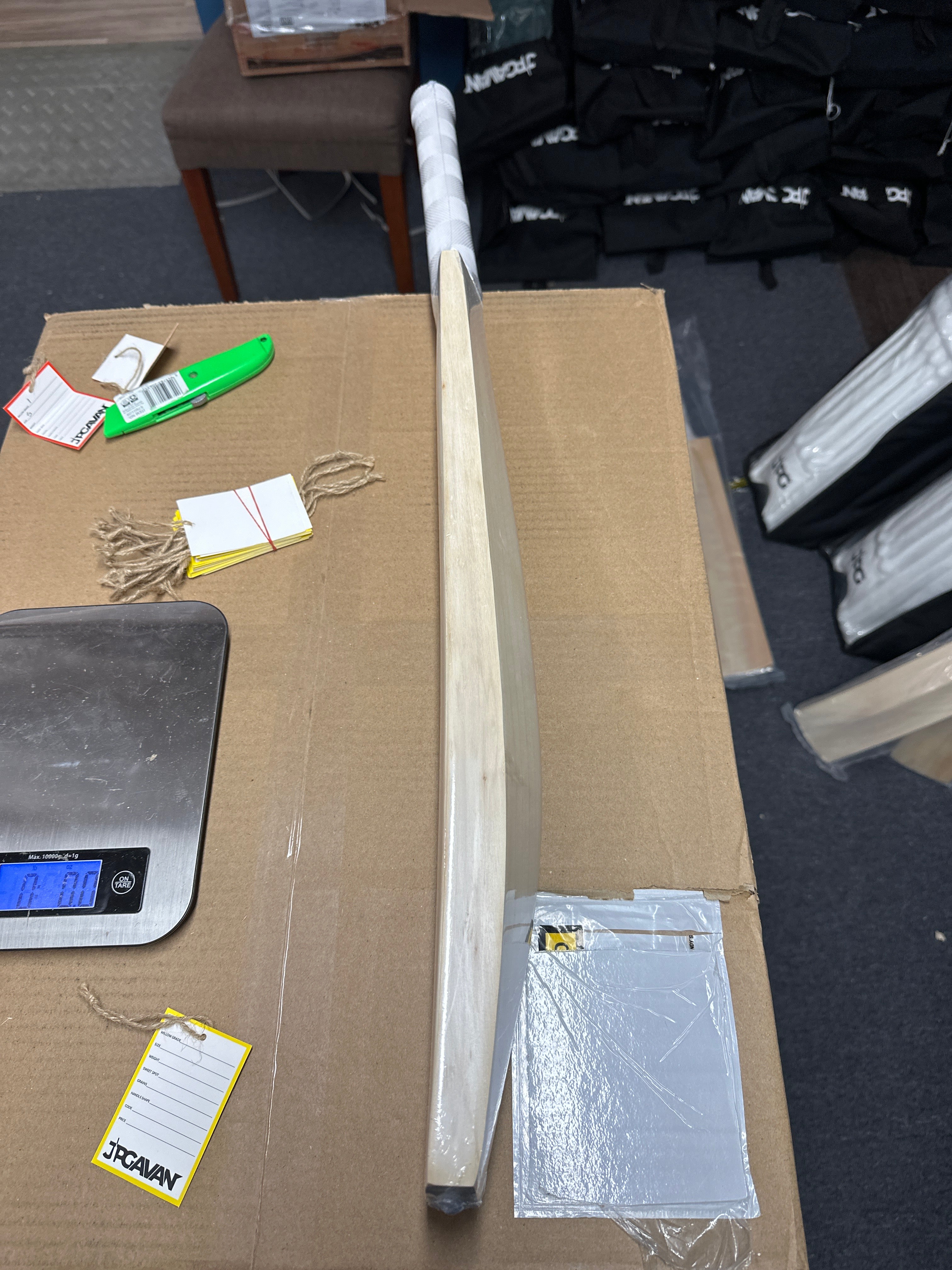 JPGavan Little Ripper+ G3 Cricket Bat - 65