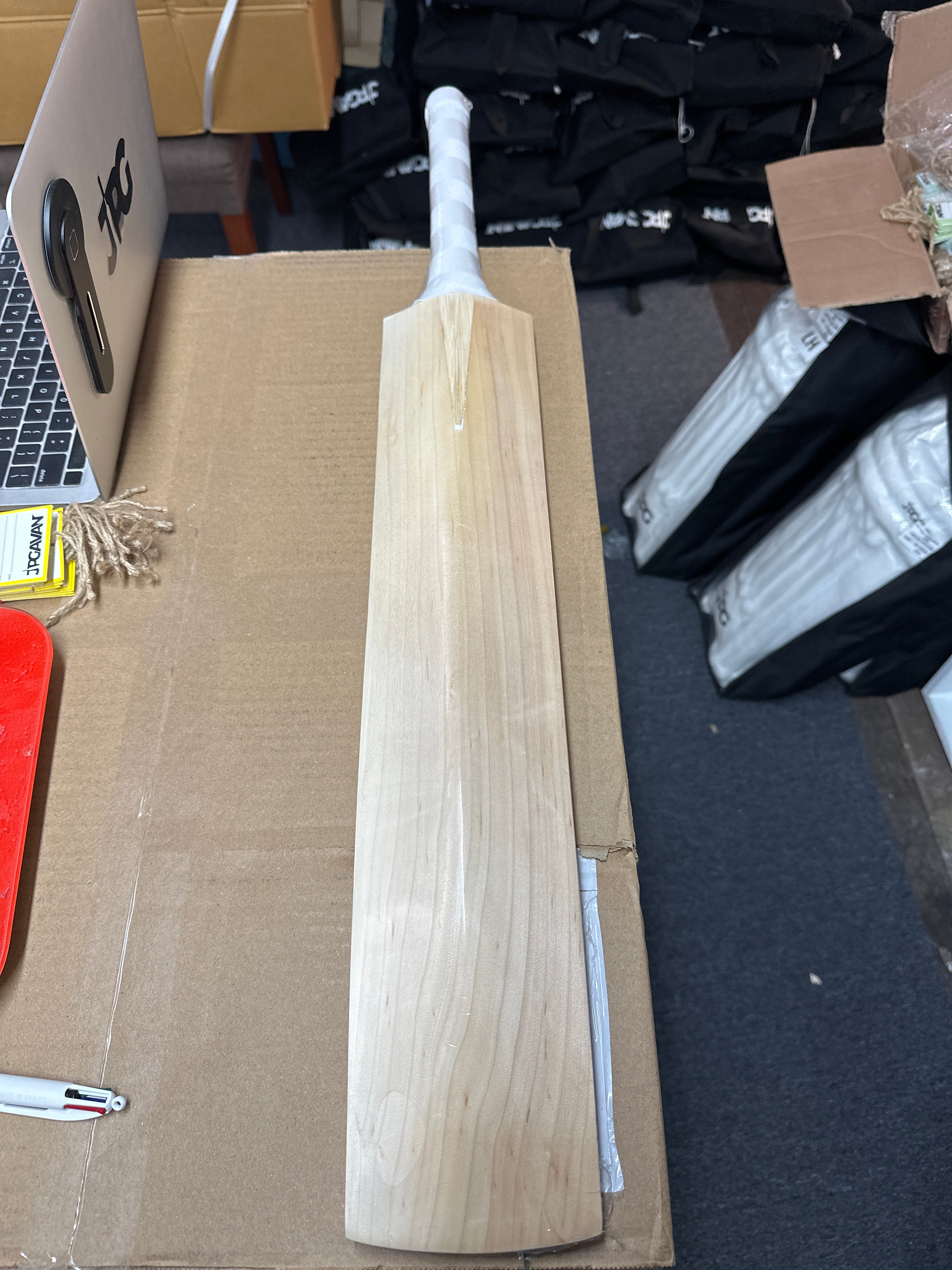 JPGavan Little Ripper+ G3 Cricket Bat - 22