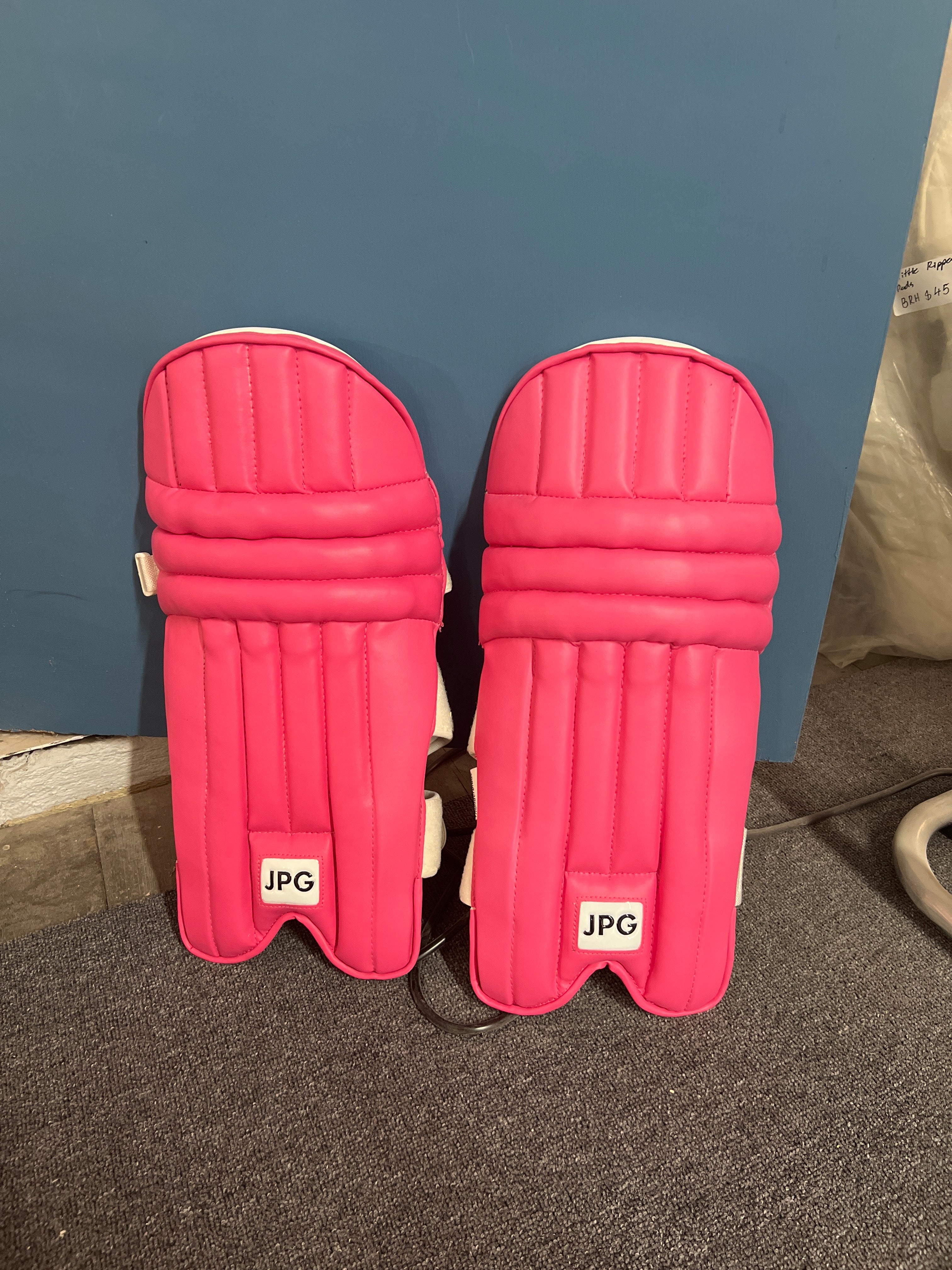 JPGavan Little Ripper cricket batting pads - Boys (Pink)