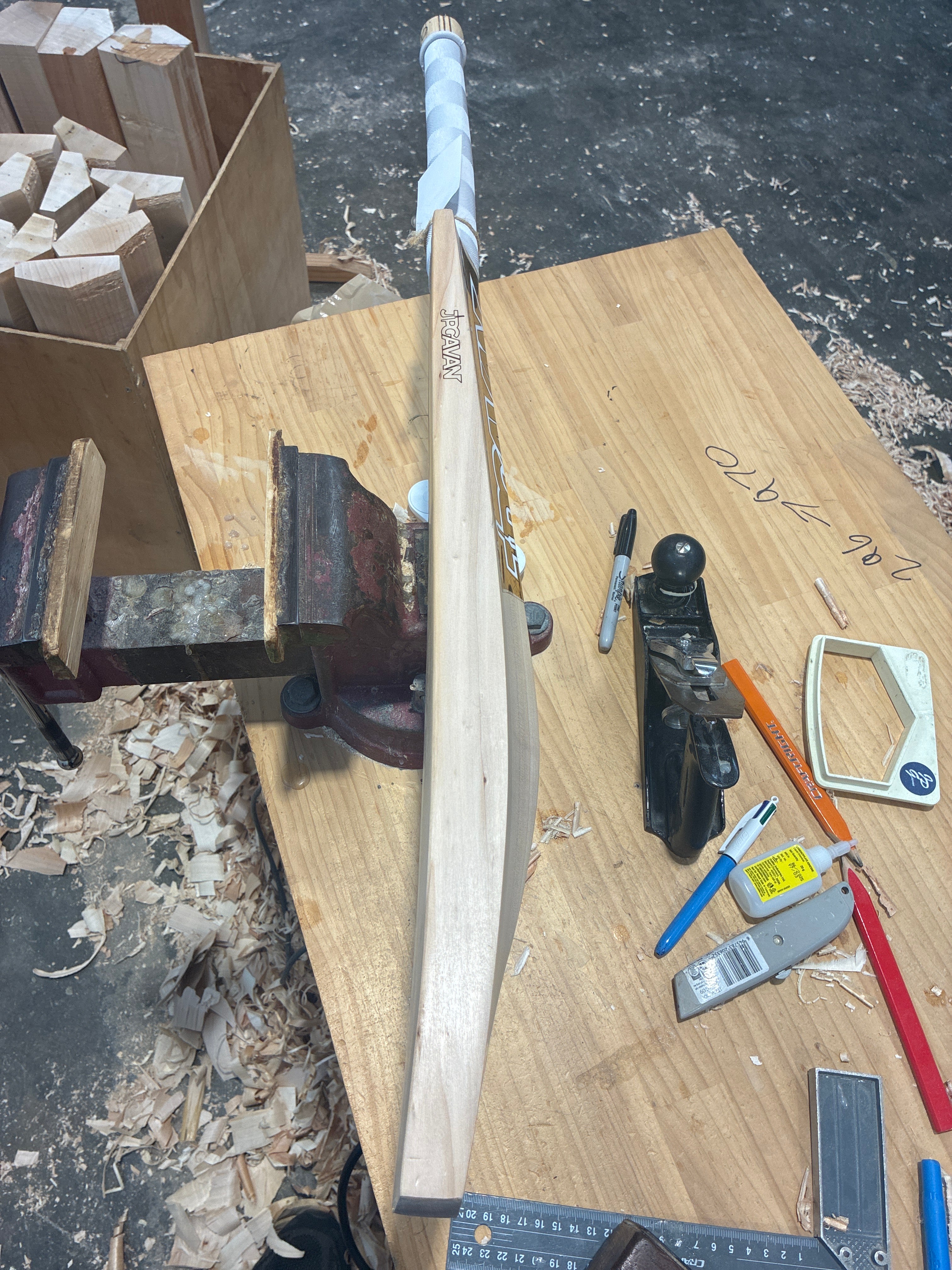 JPGavan Secret Willow Cricket Bat  - 400