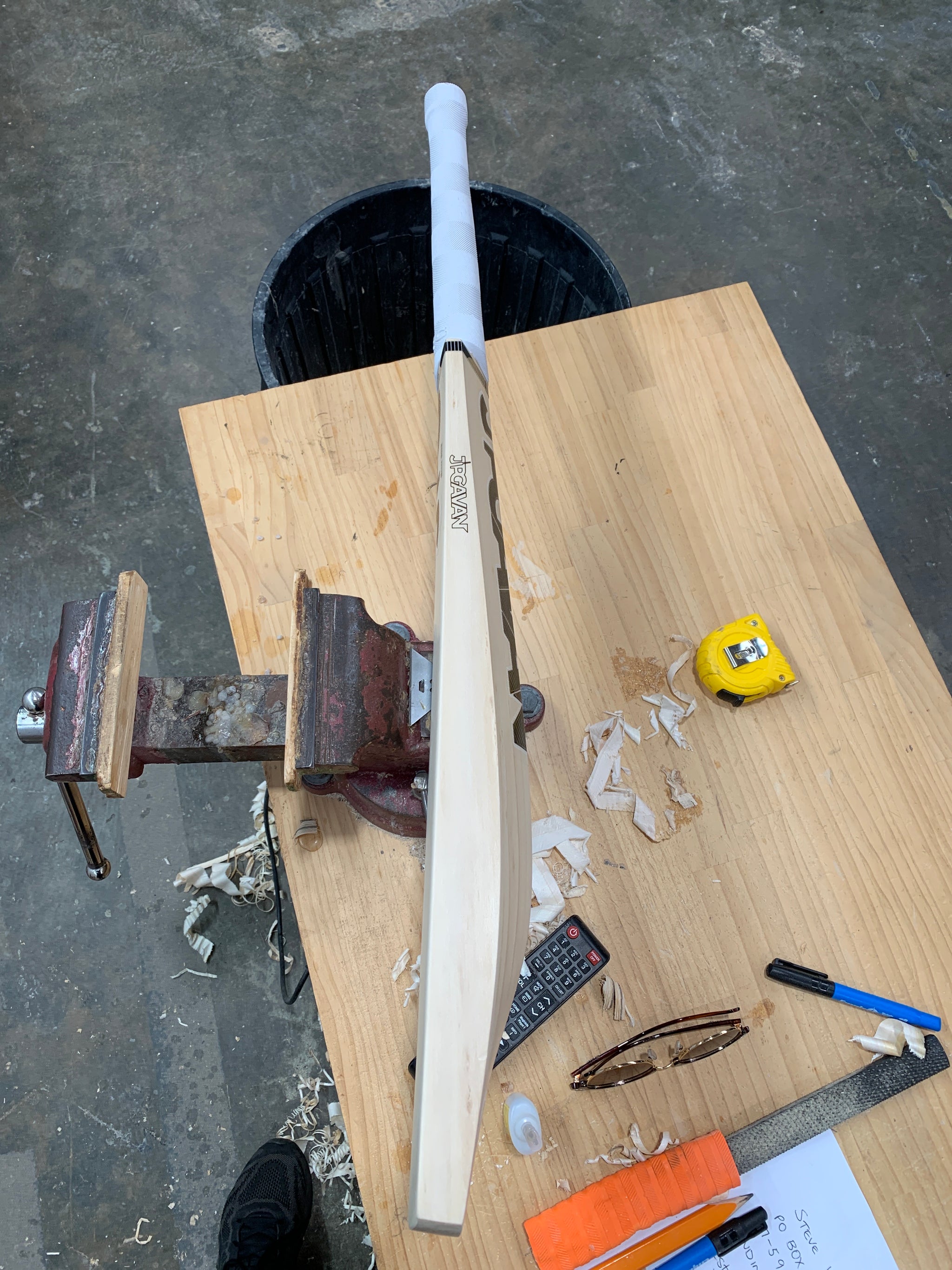 JPGavan Featherblade Cricket Bat - 099