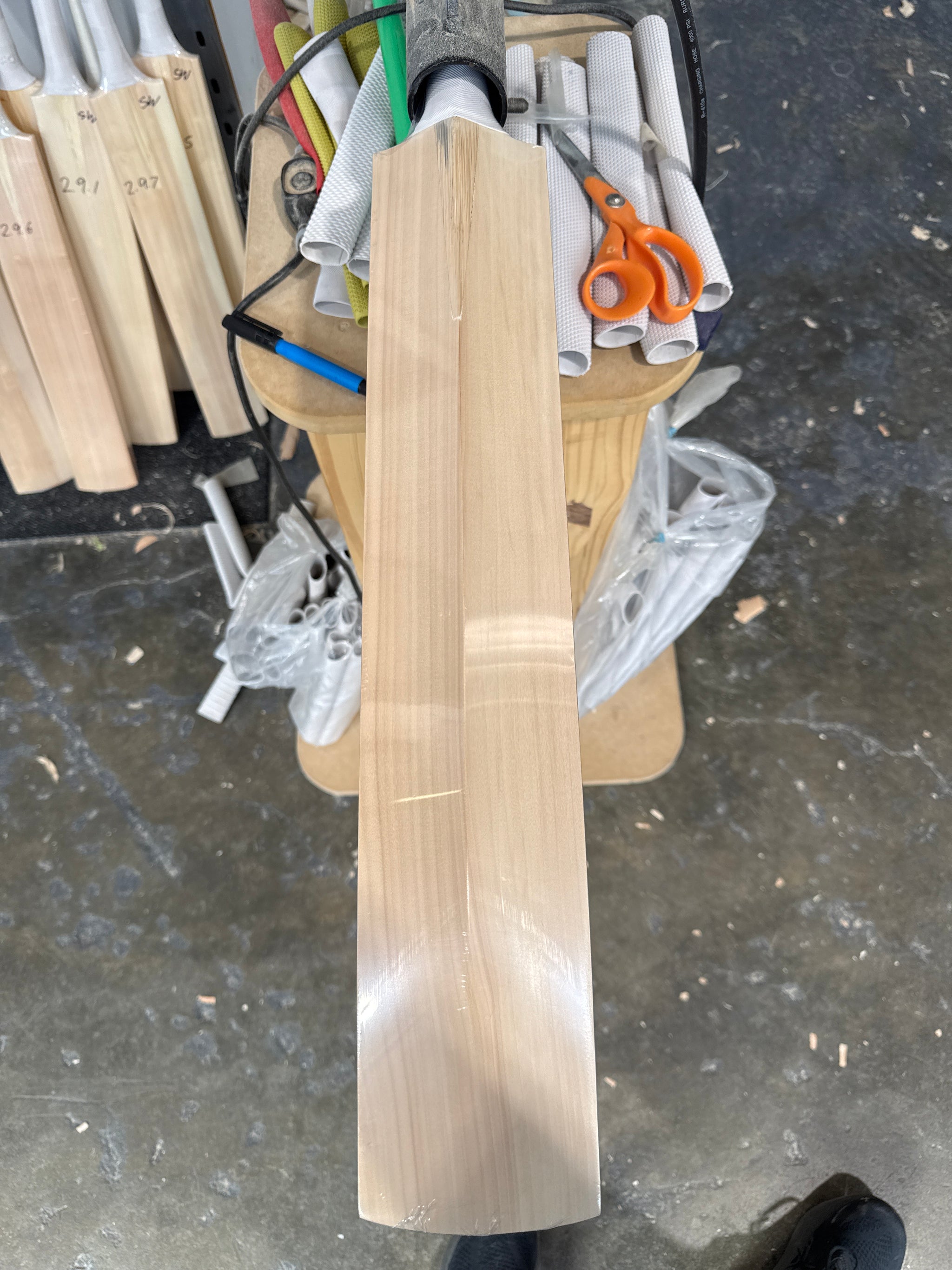 JPGavan Secret Willow Cricket Bat - 850