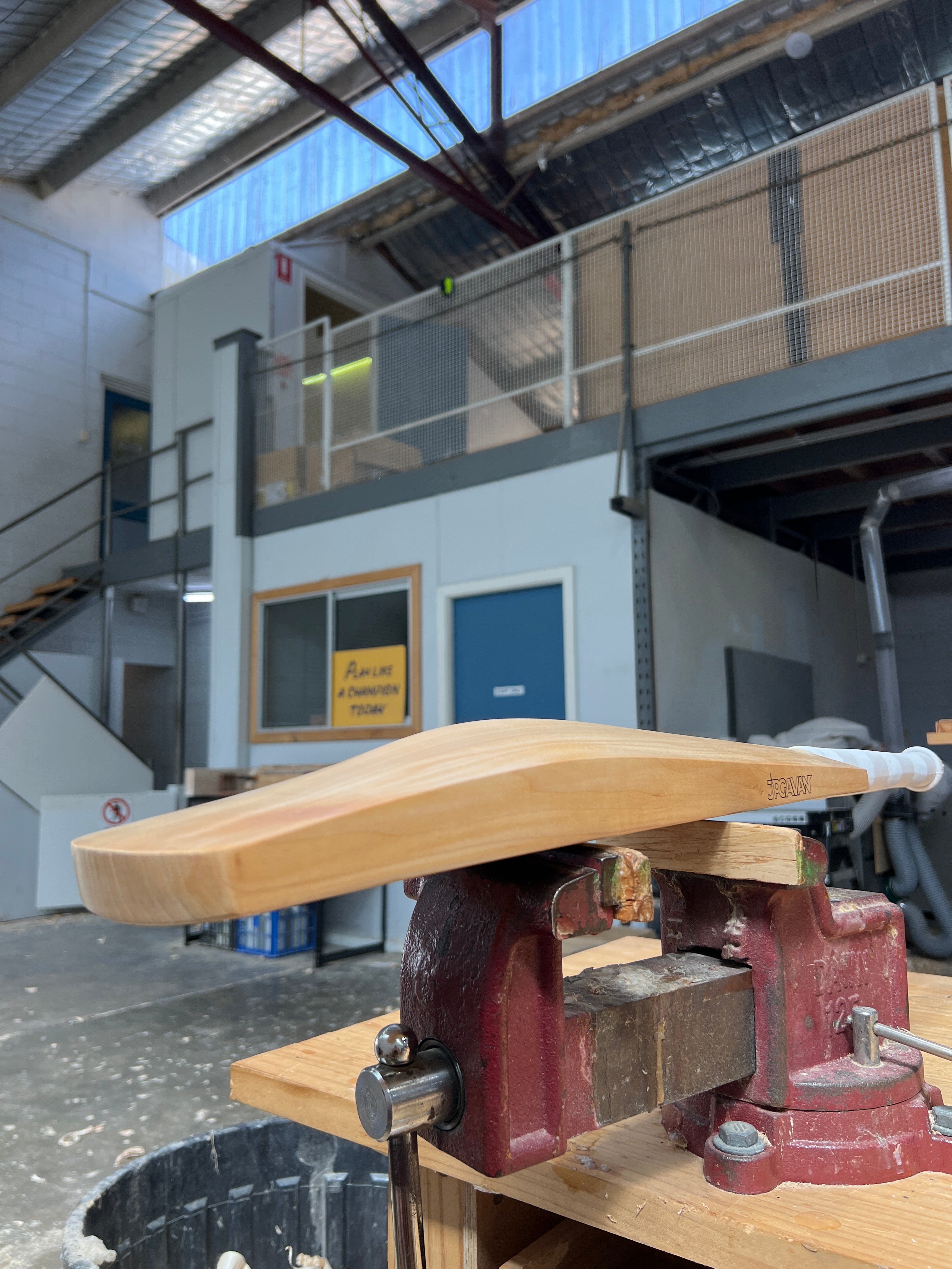 JPGavan Featherblade Cricket Bat - 386