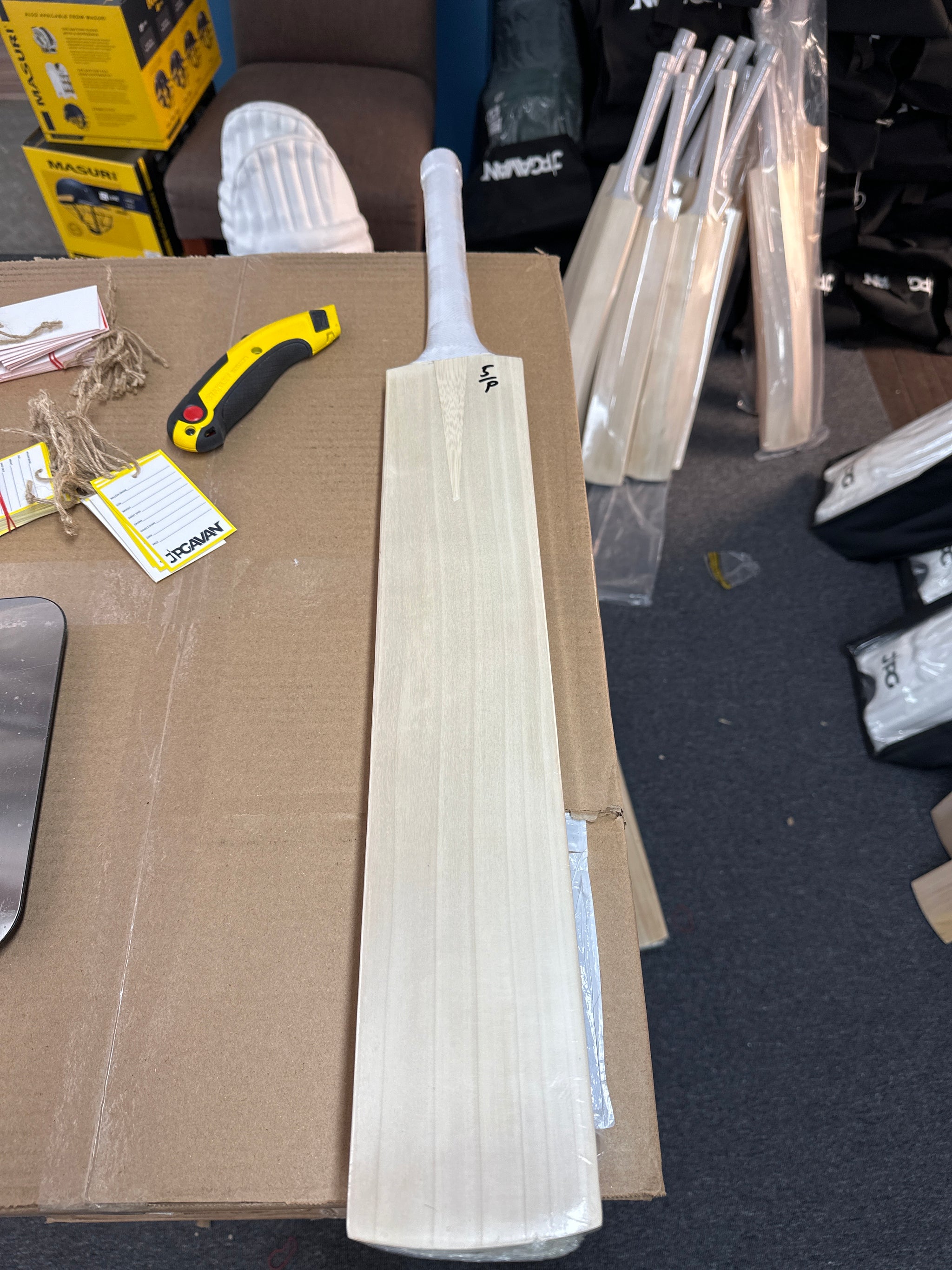 JPGavan Little Ripper+ G3 Cricket Bat - 137