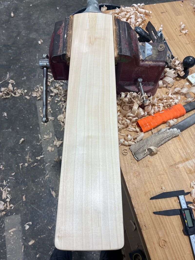 JPGavan Featherblade Cricket Bat - 332