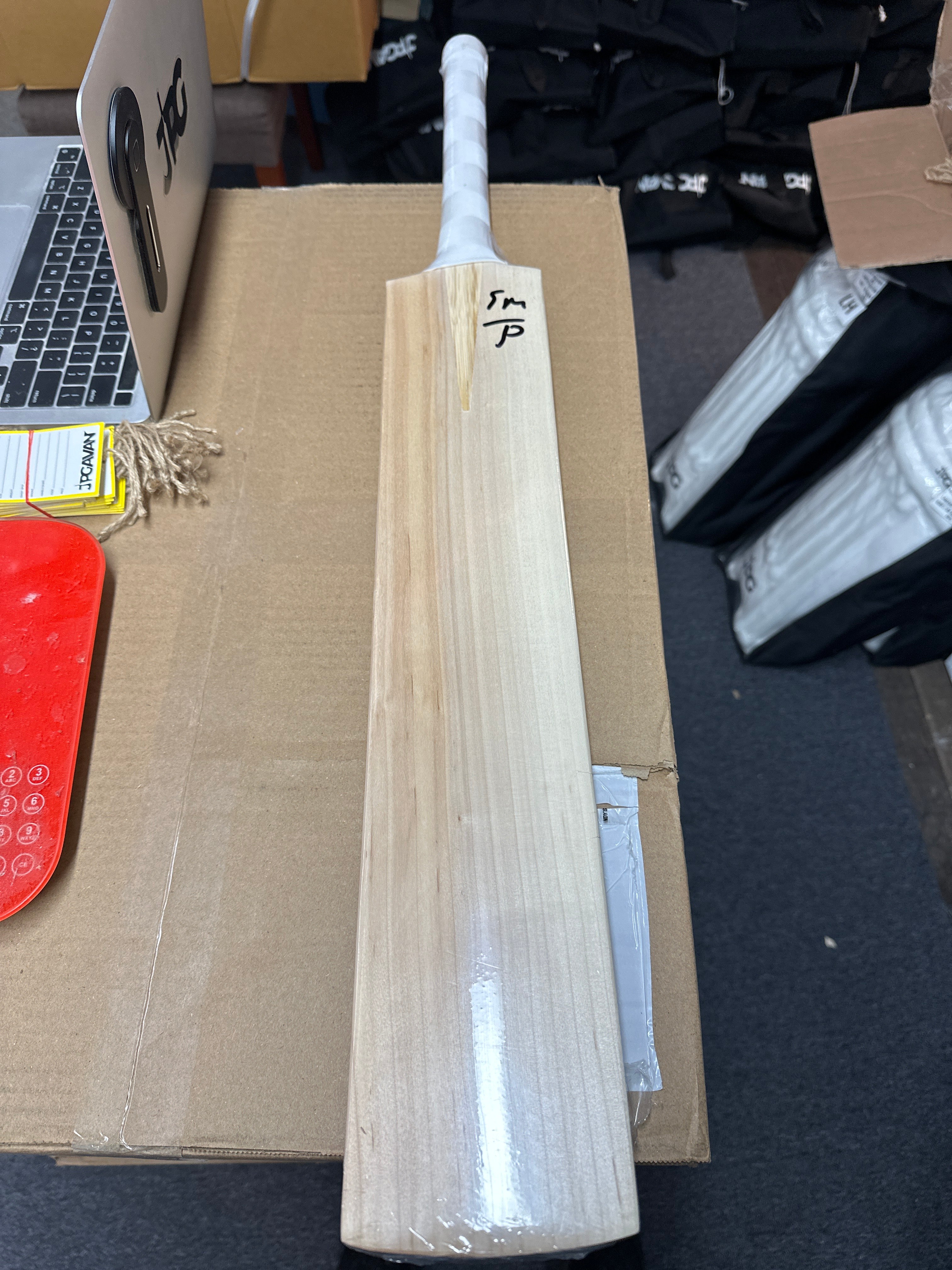 JPGavan Little Ripper+ G3 Cricket Bat - 22
