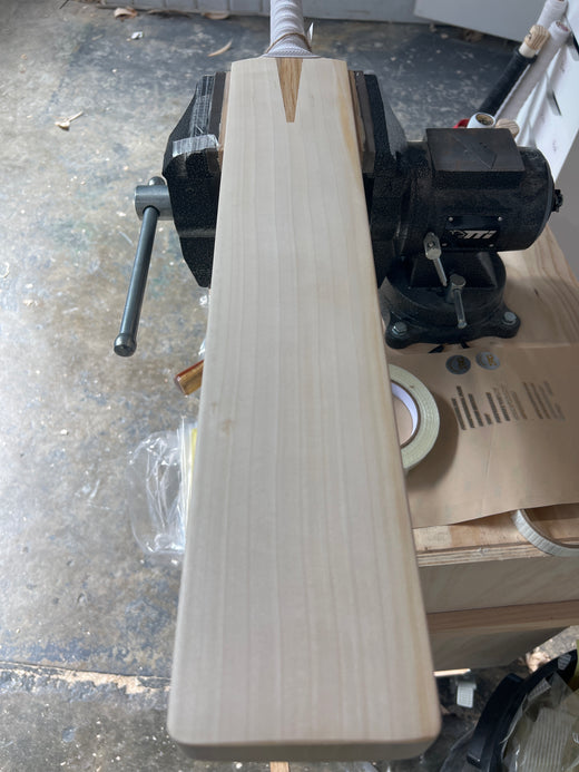 JPGavan Featherblade Cricket Bat - 552