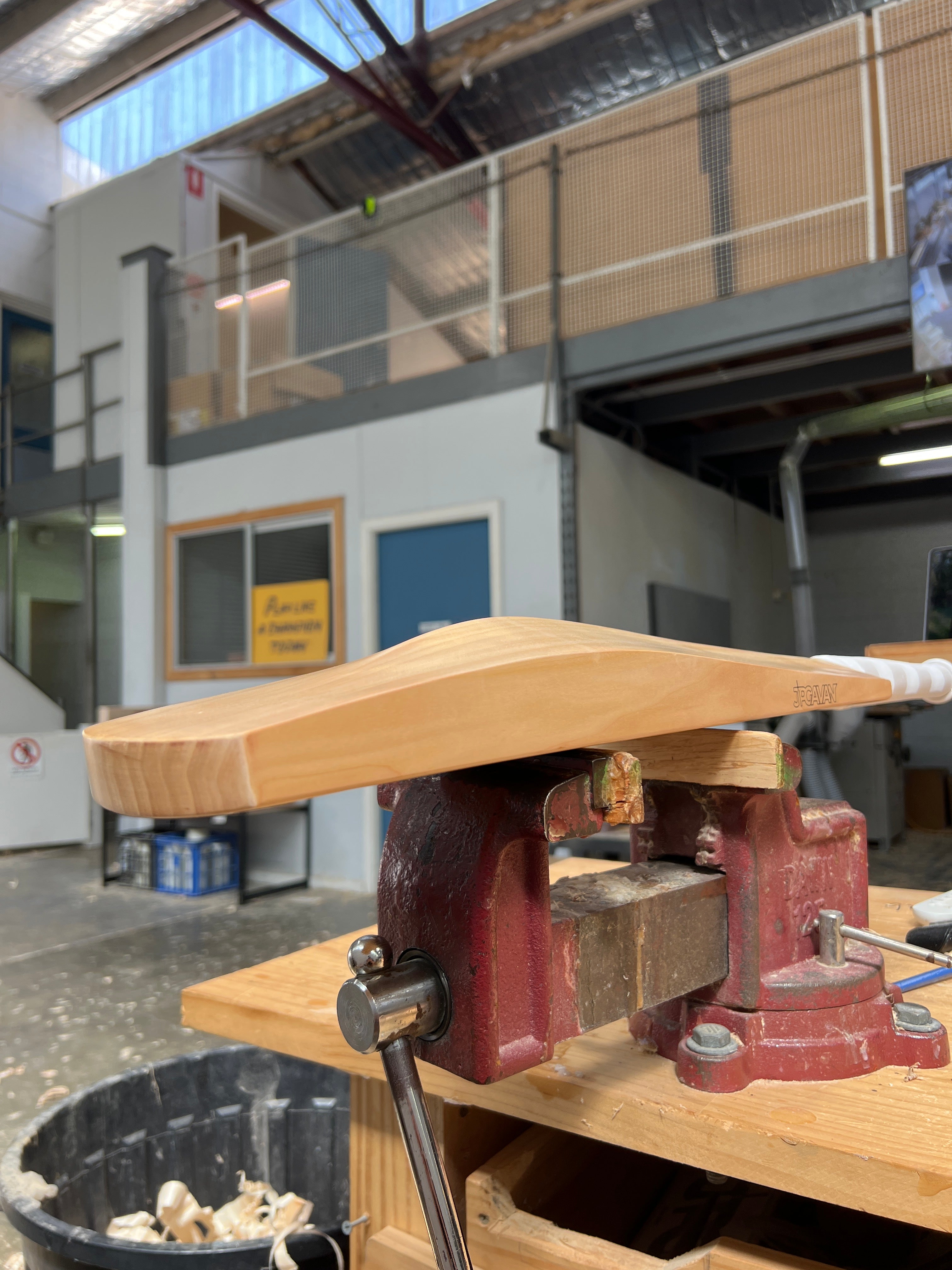 JPGavan Featherblade Cricket Bat - 388