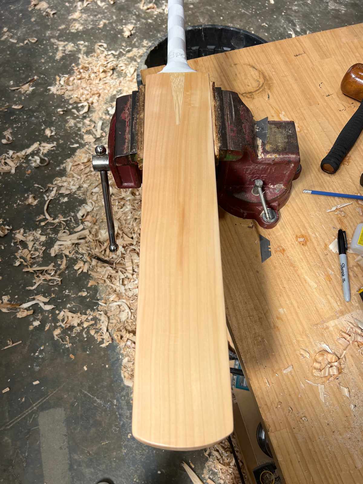 JPGavan Featherblade Cricket Bat - 389