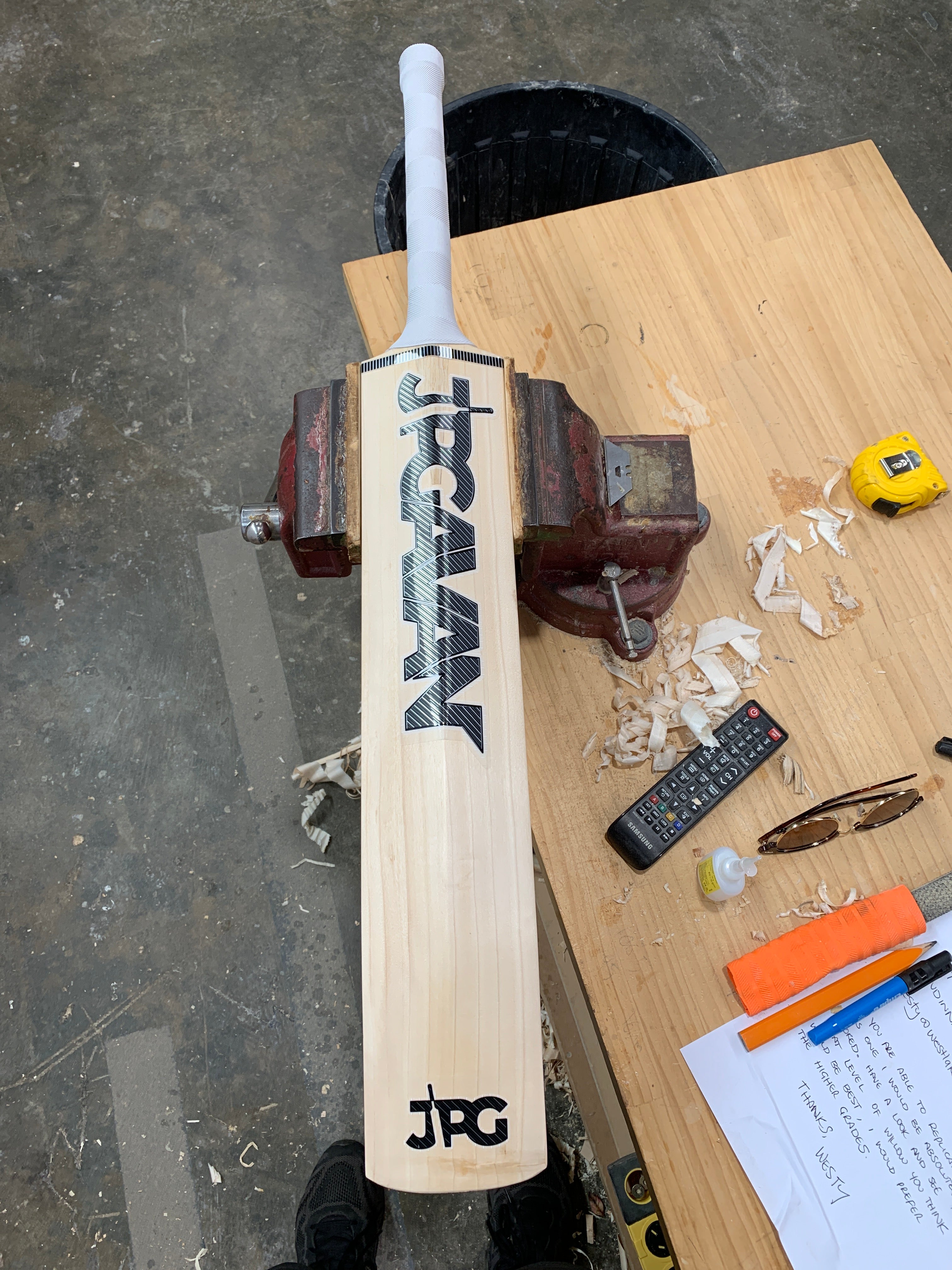 JPGavan Featherblade Cricket Bat - 099