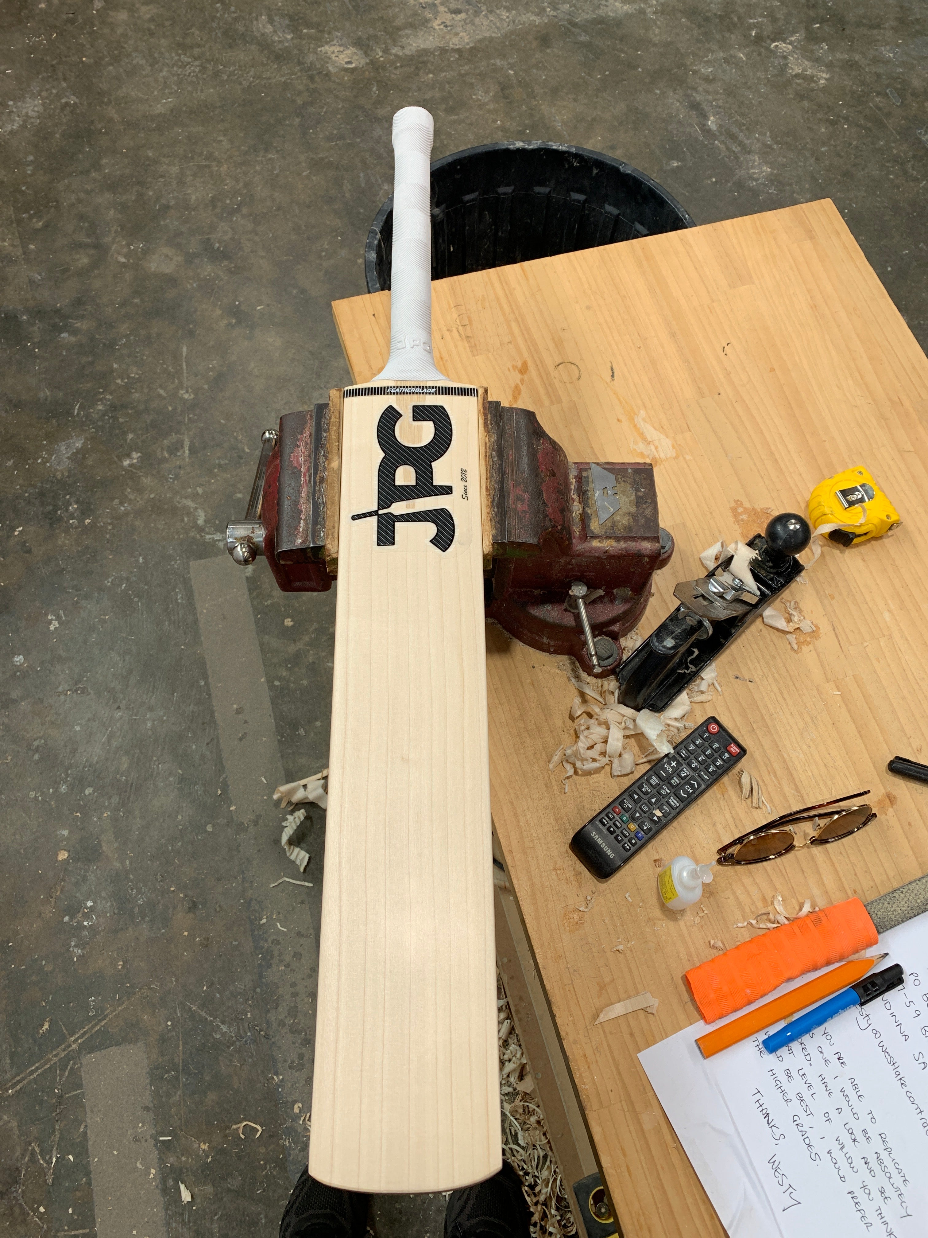 JPGavan Featherblade Cricket Bat - 099