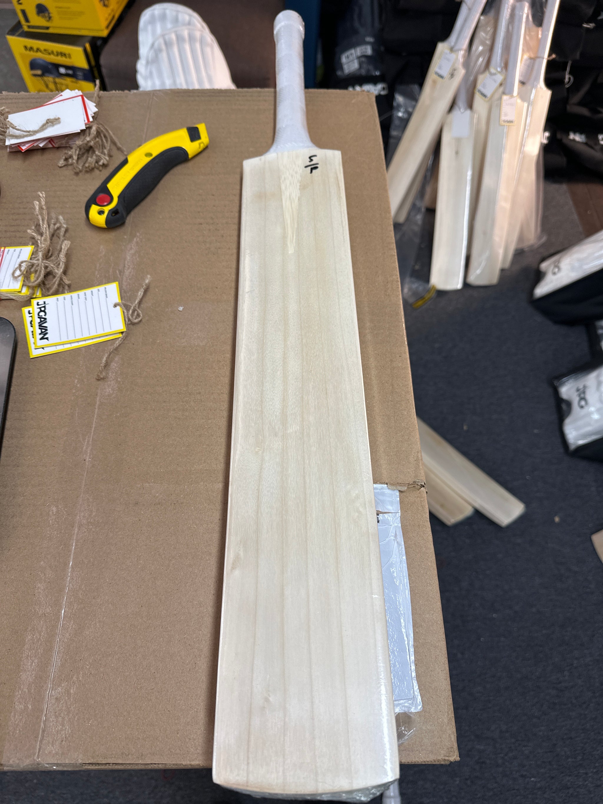 JPGavan Little Ripper+ G3 Cricket Bat - 148