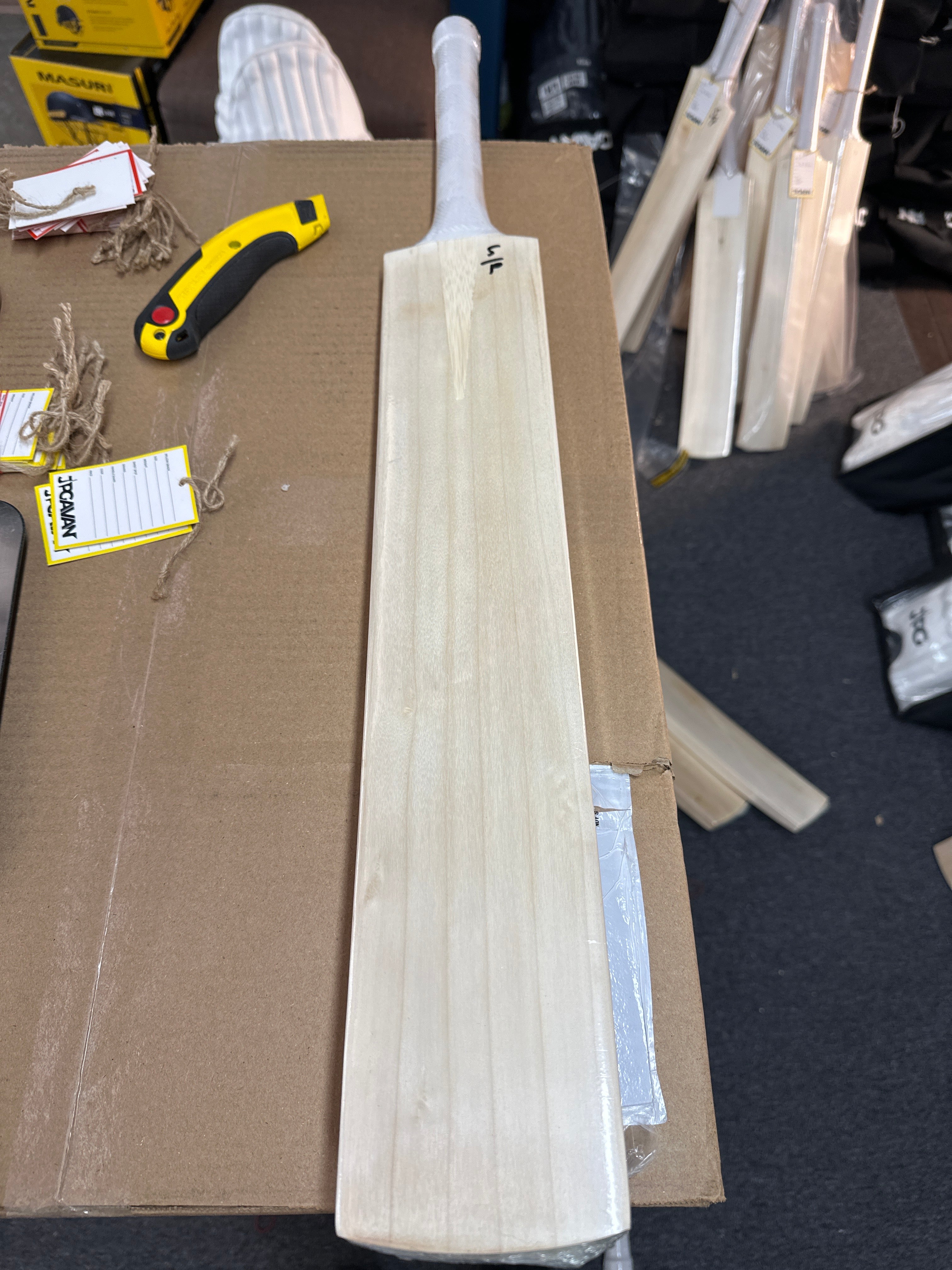 JPGavan Little Ripper+ G3 Cricket Bat - 148