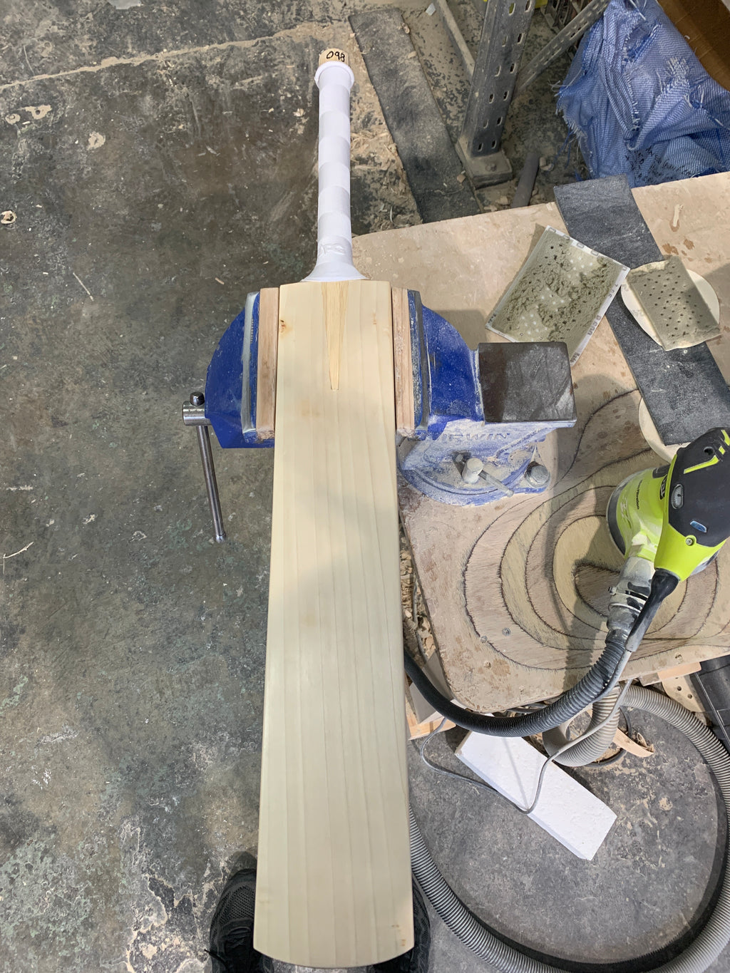 JPGavan Featherblade Cricket Bat - 098