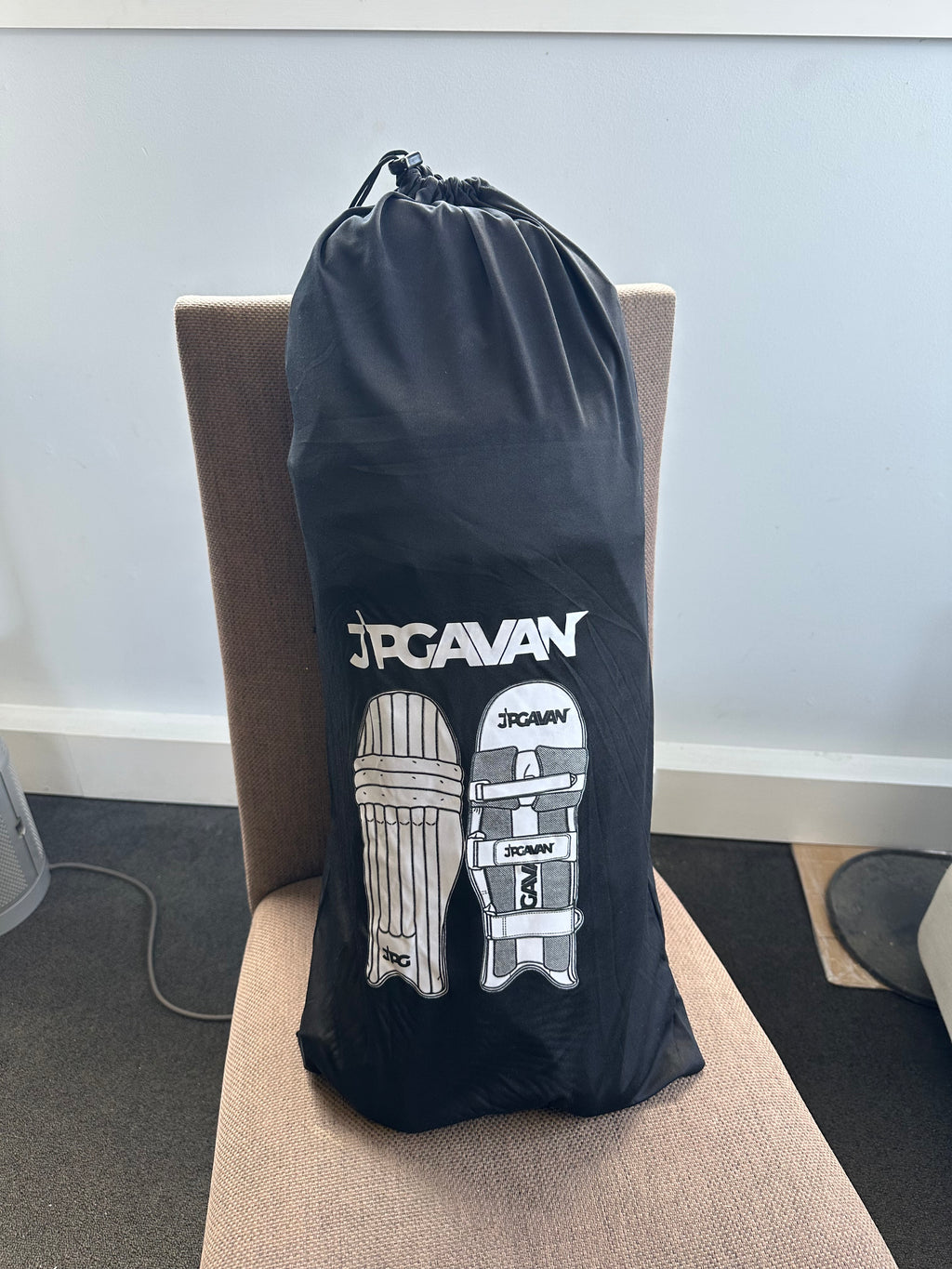 JPGavan pad bag, black drawstring, second view