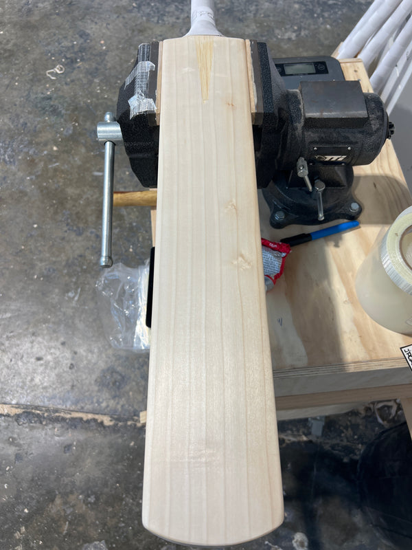 JPGavan Featherblade Cricket Bat - 562