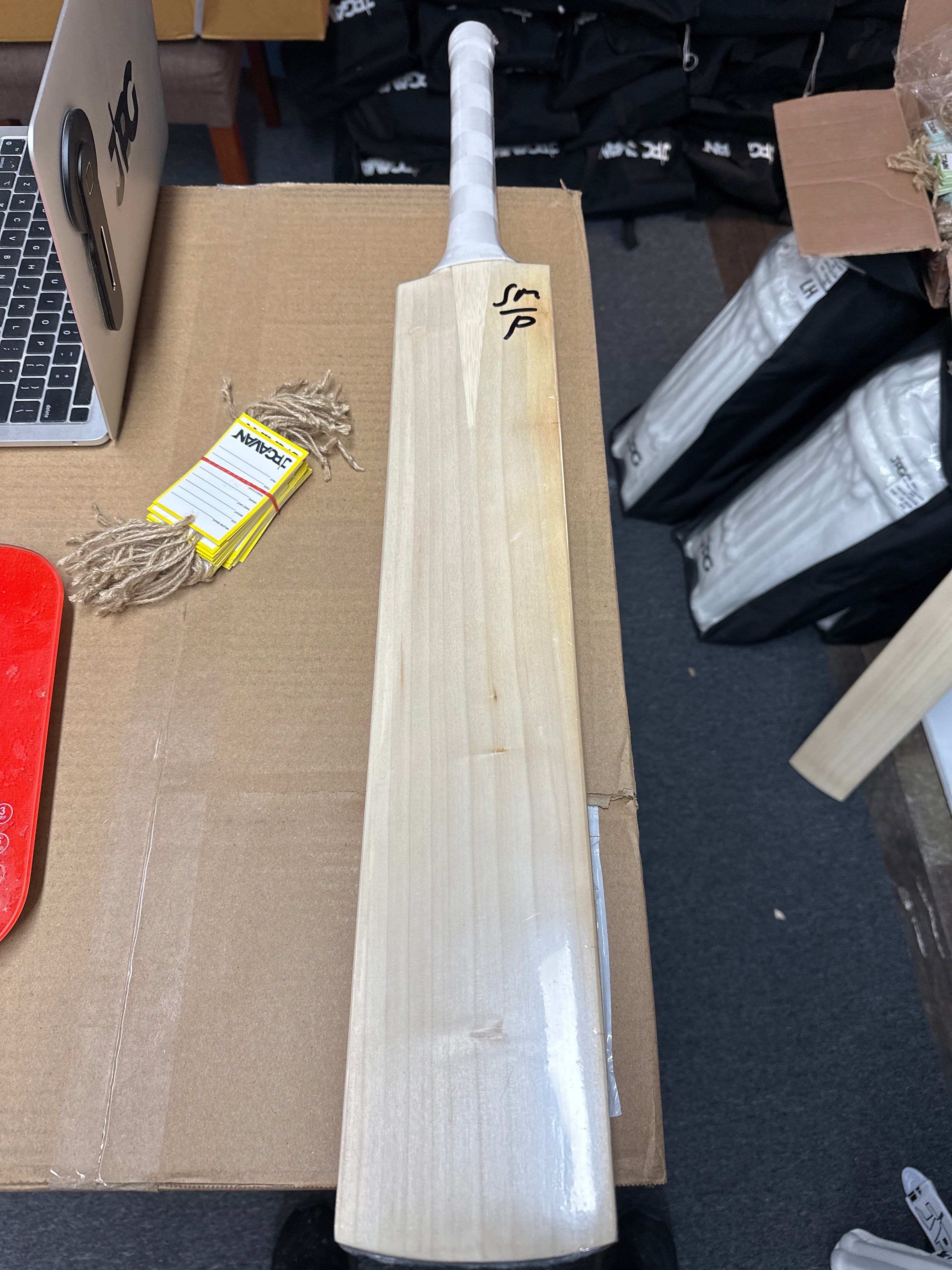 JPGavan Little Ripper+ G3 Cricket Bat - 25