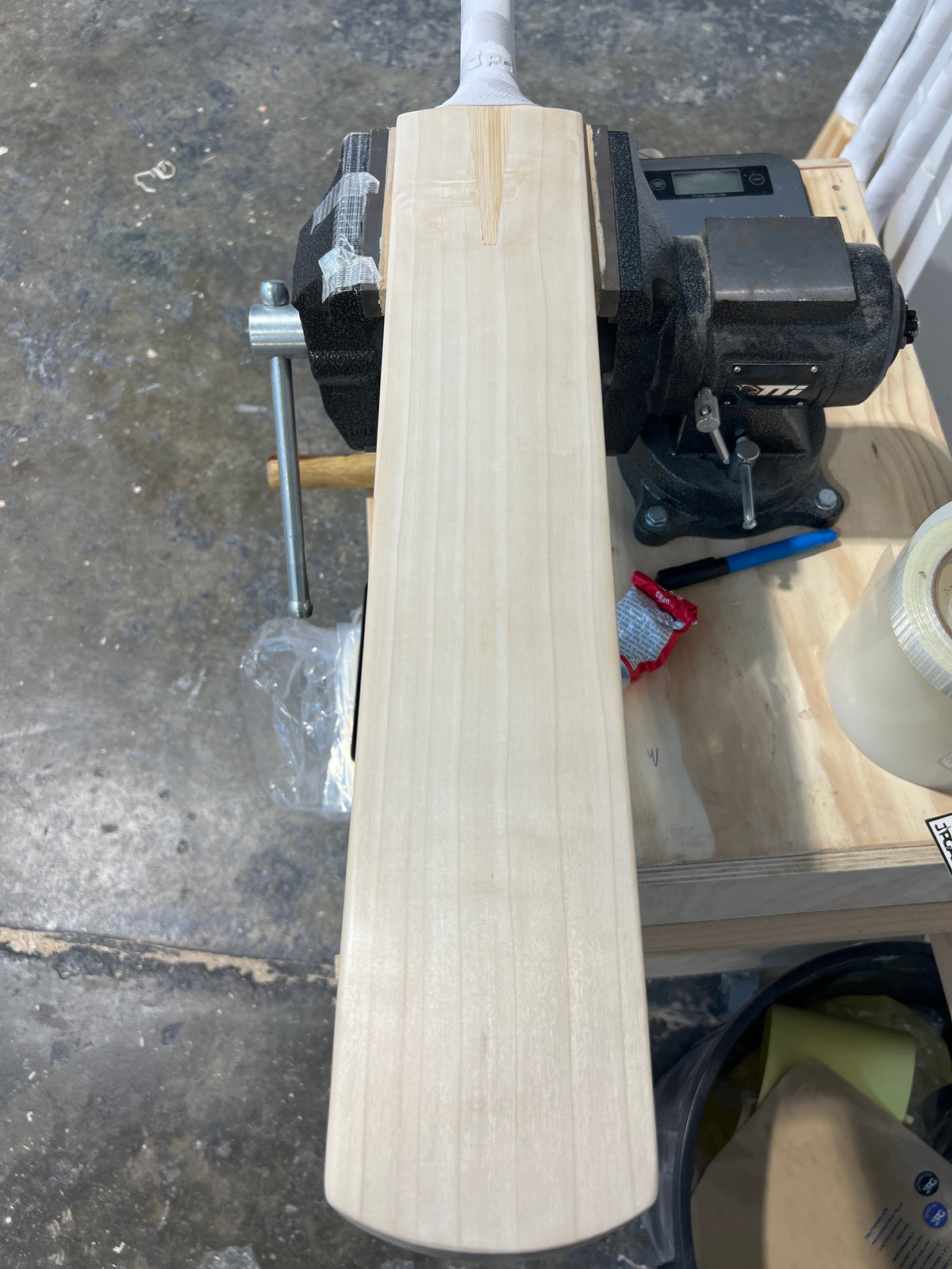 JPGavan Featherblade Cricket Bat - 559