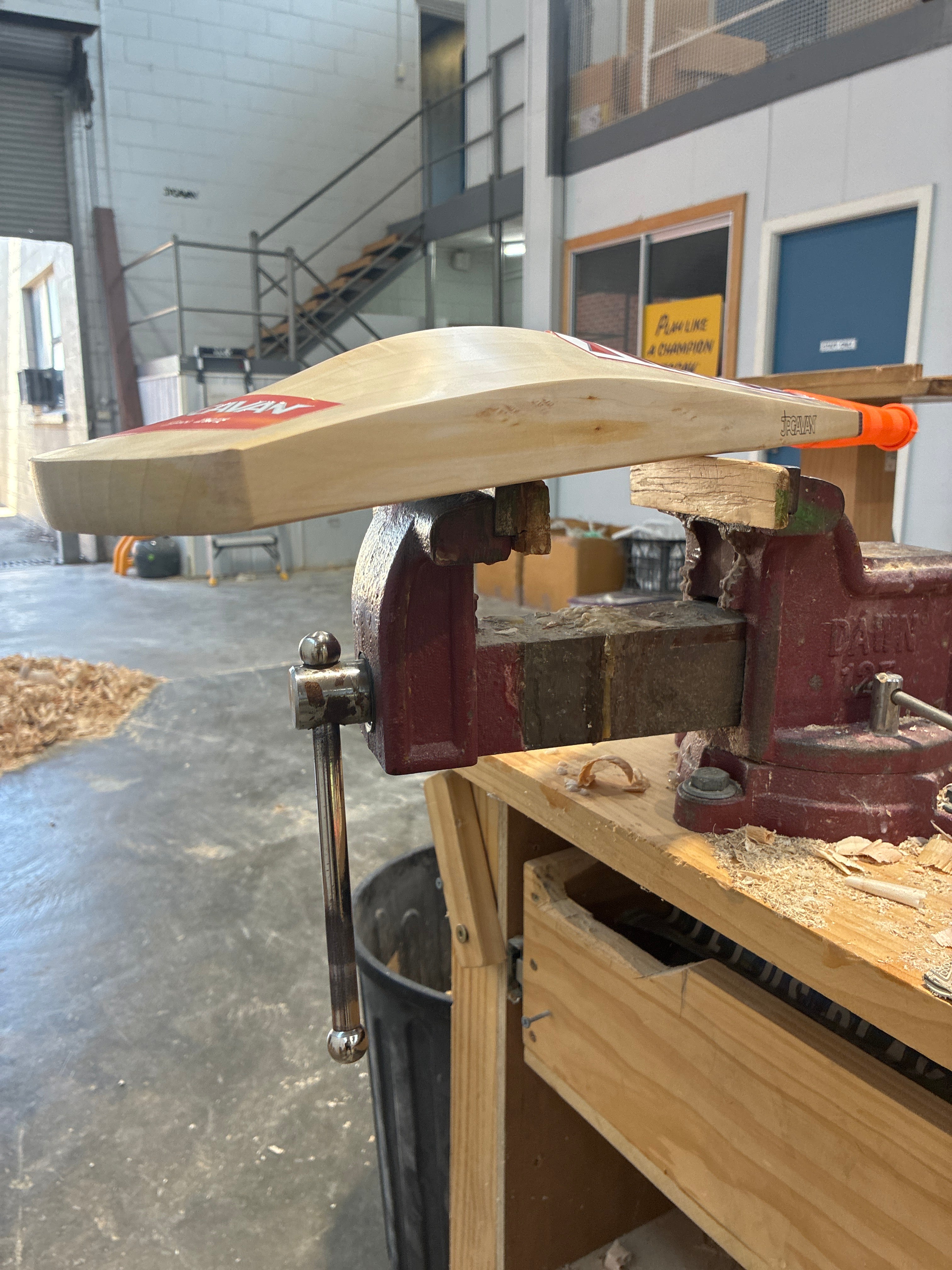 JPGavan Dutch Willow G1 Cricket Bat - 290