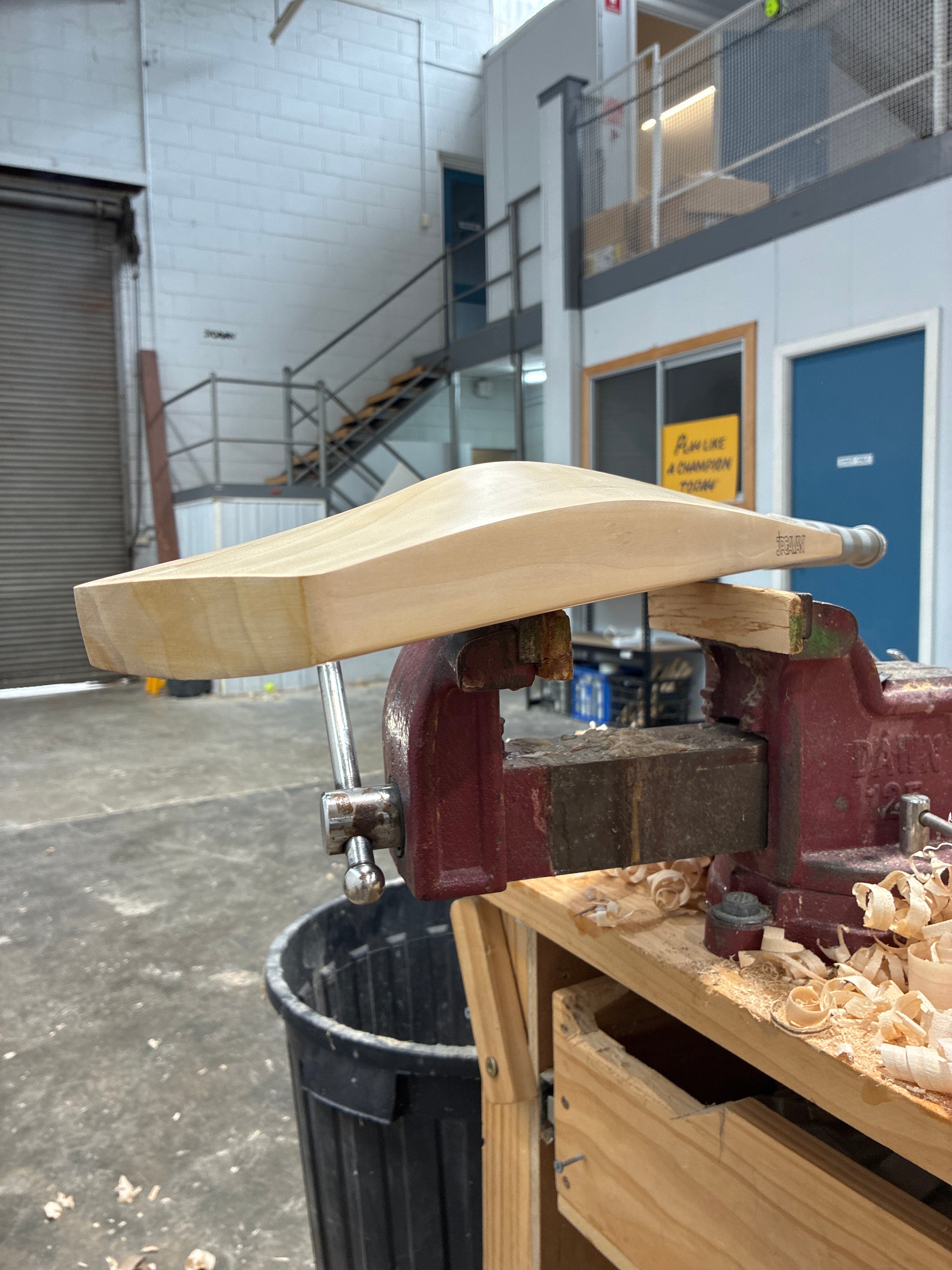 JPGavan Featherblade Cricket Bat - 333