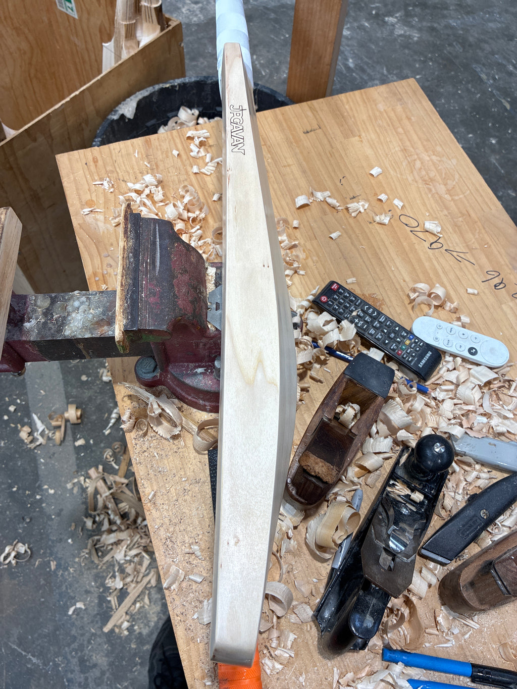 JPGavan Featherblade Cricket Bat - 396