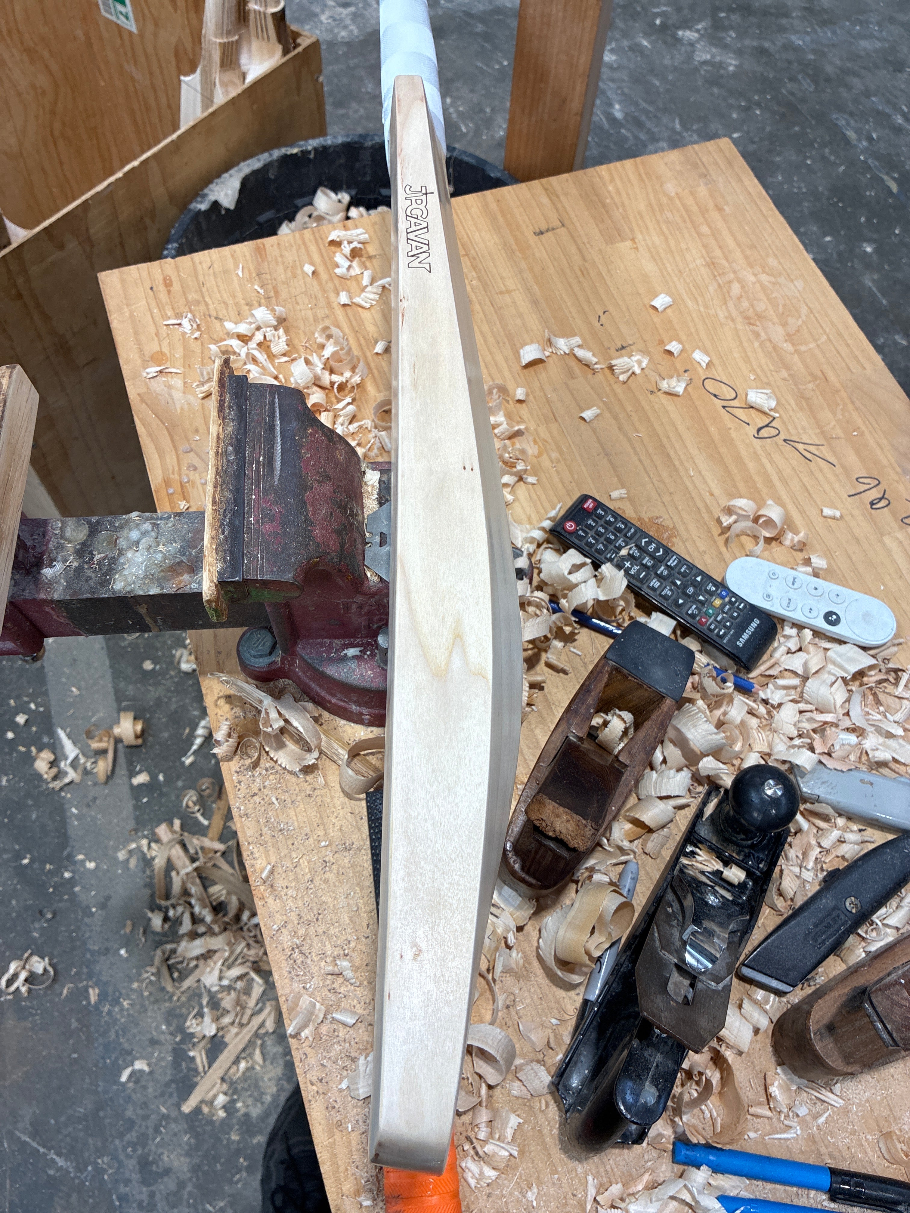 JPGavan Featherblade Cricket Bat - 396