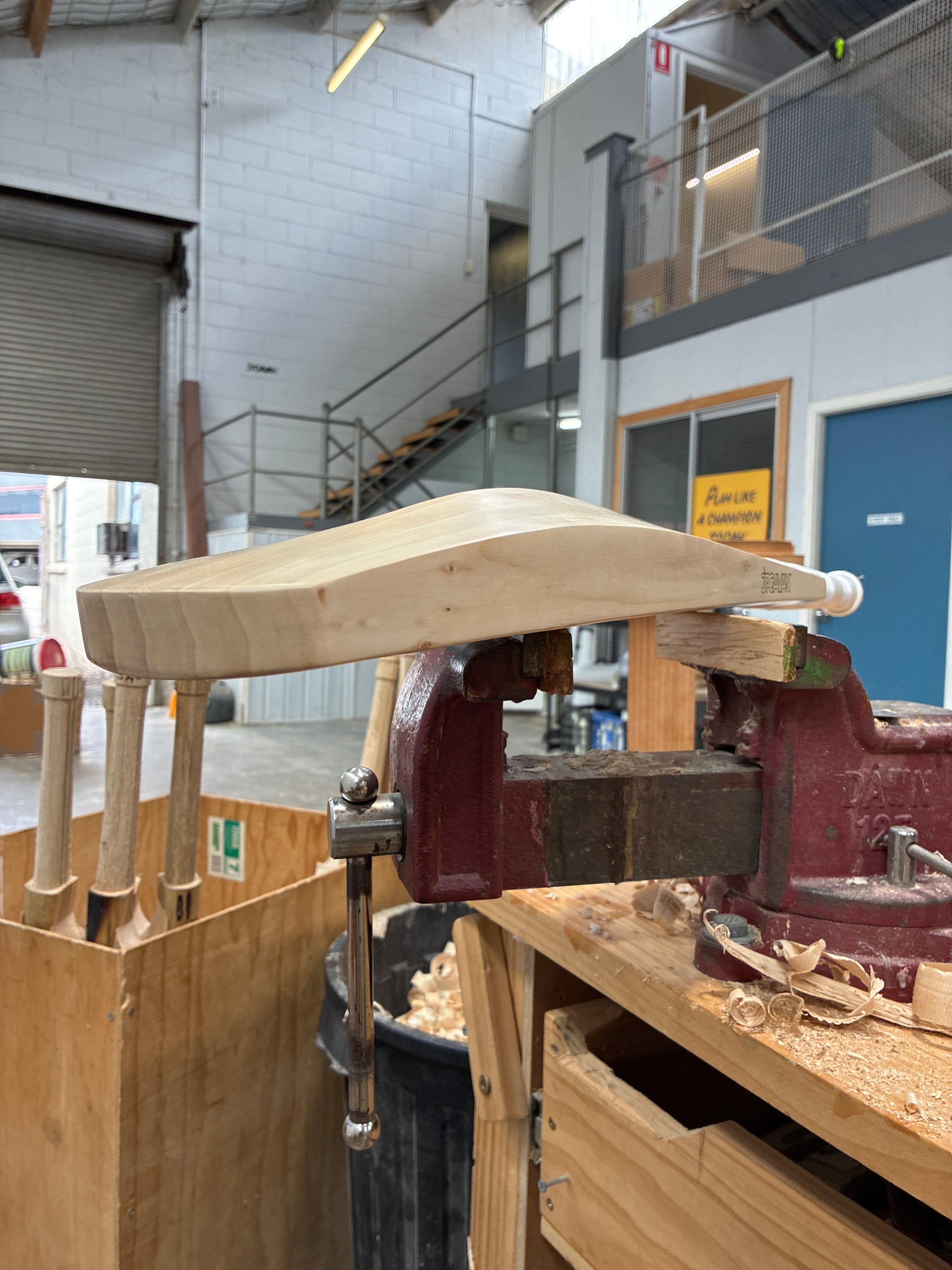 JPGavan Featherblade Cricket Bat - 396