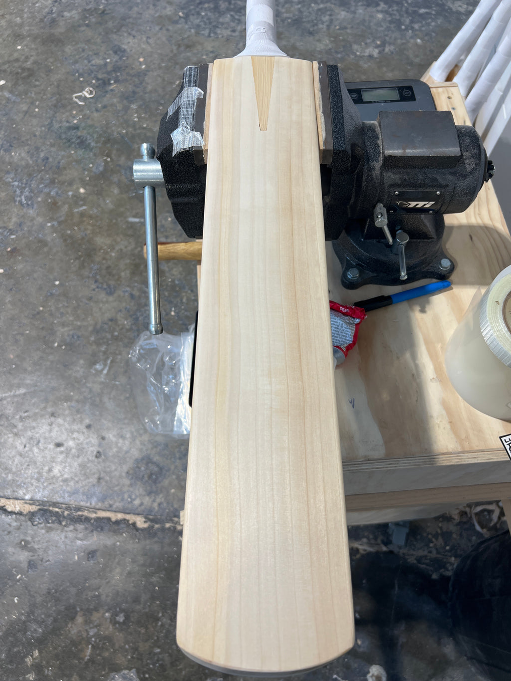 JPGavan Featherblade Cricket Bat - 560