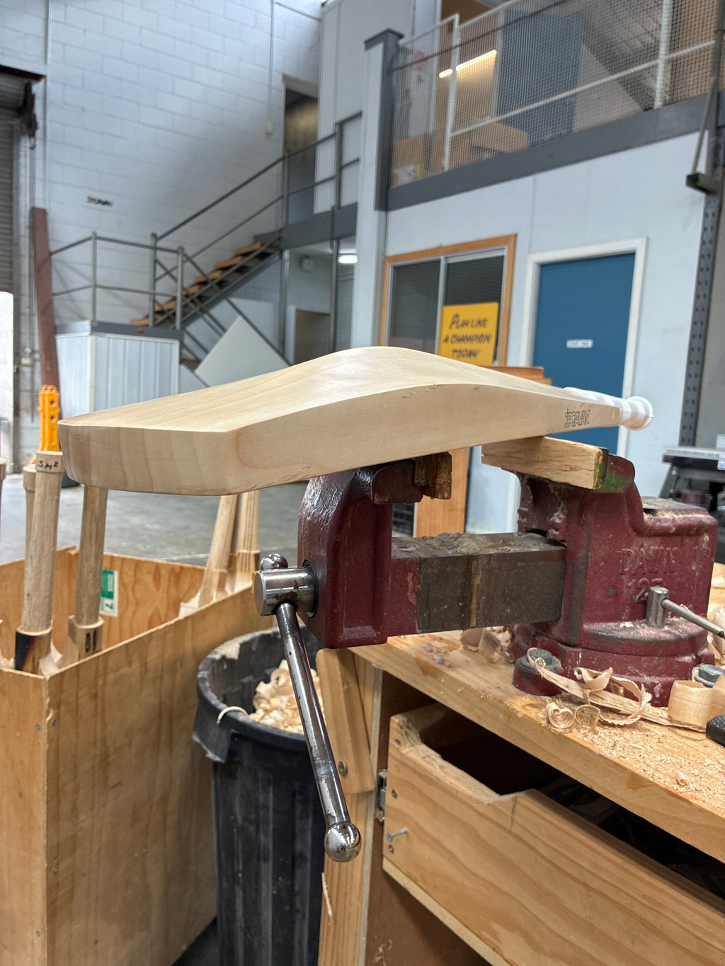 JPGavan Featherblade Cricket Bat - 397