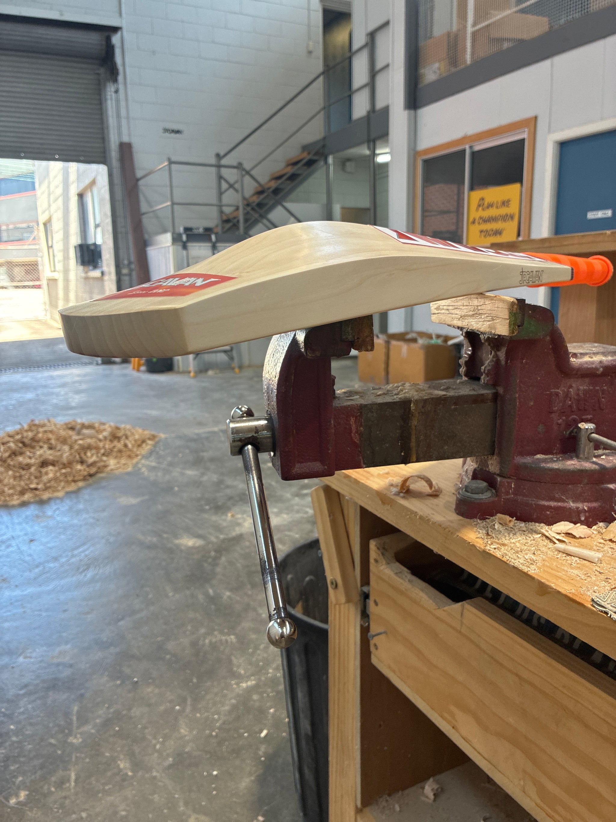 JPGavan Dutch Willow G1 Cricket Bat - 287