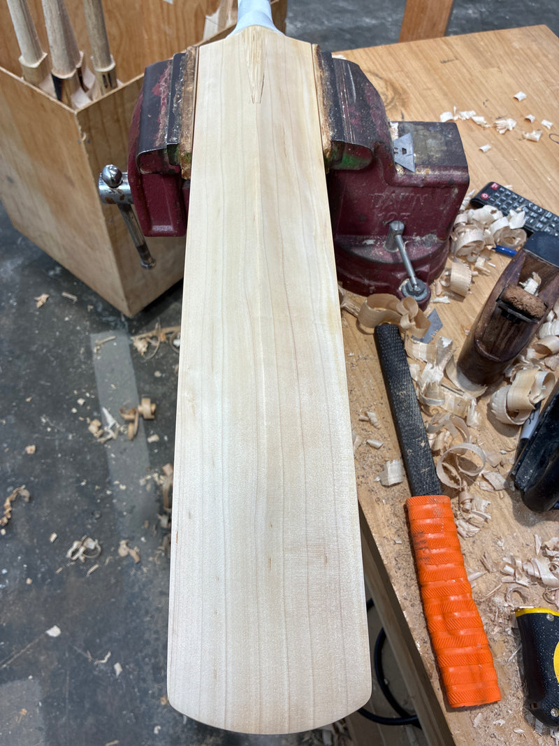 JPGavan Featherblade Cricket Bat - 398