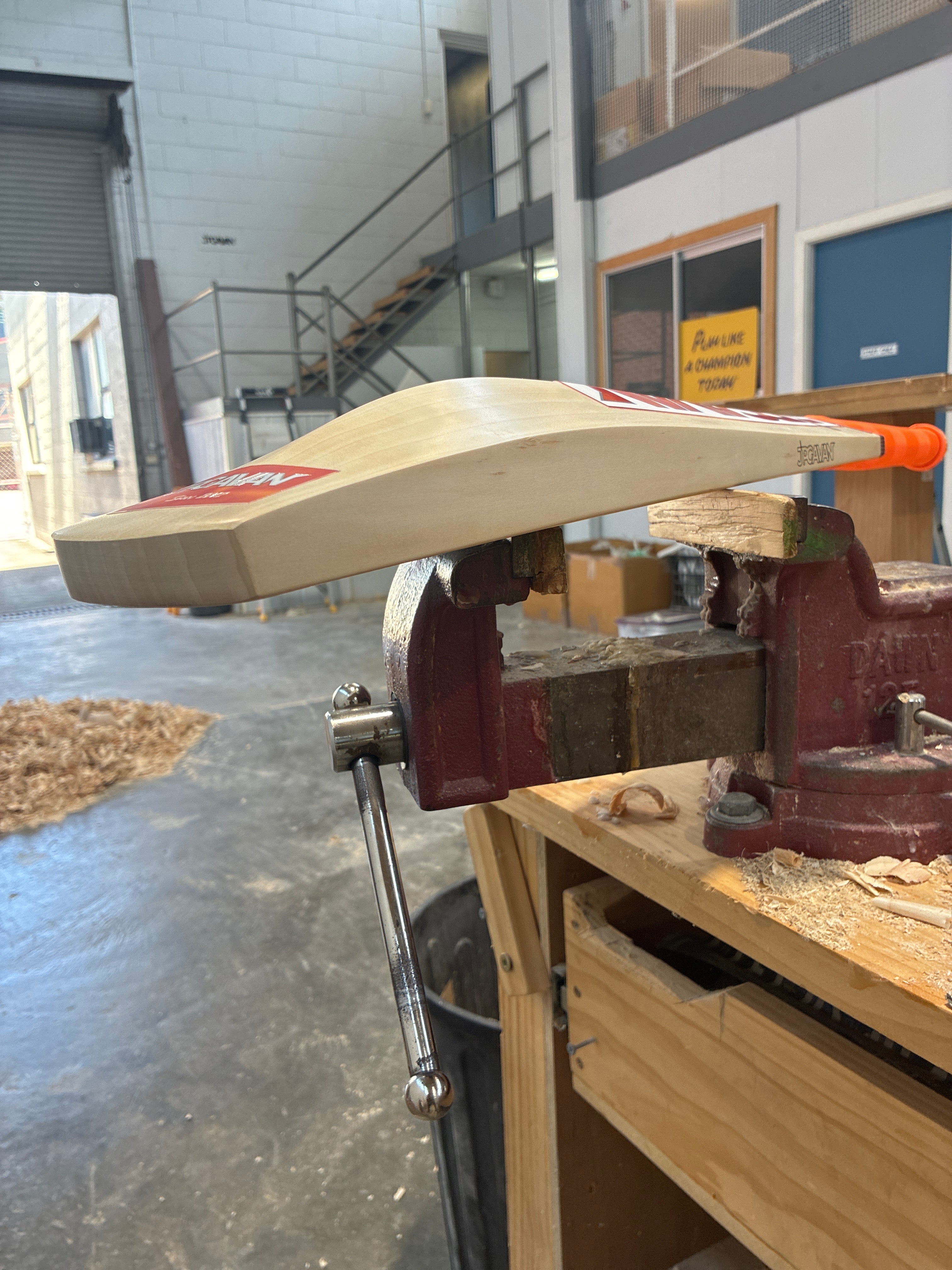 JPGavan Dutch Willow G1 Cricket Bat - 288