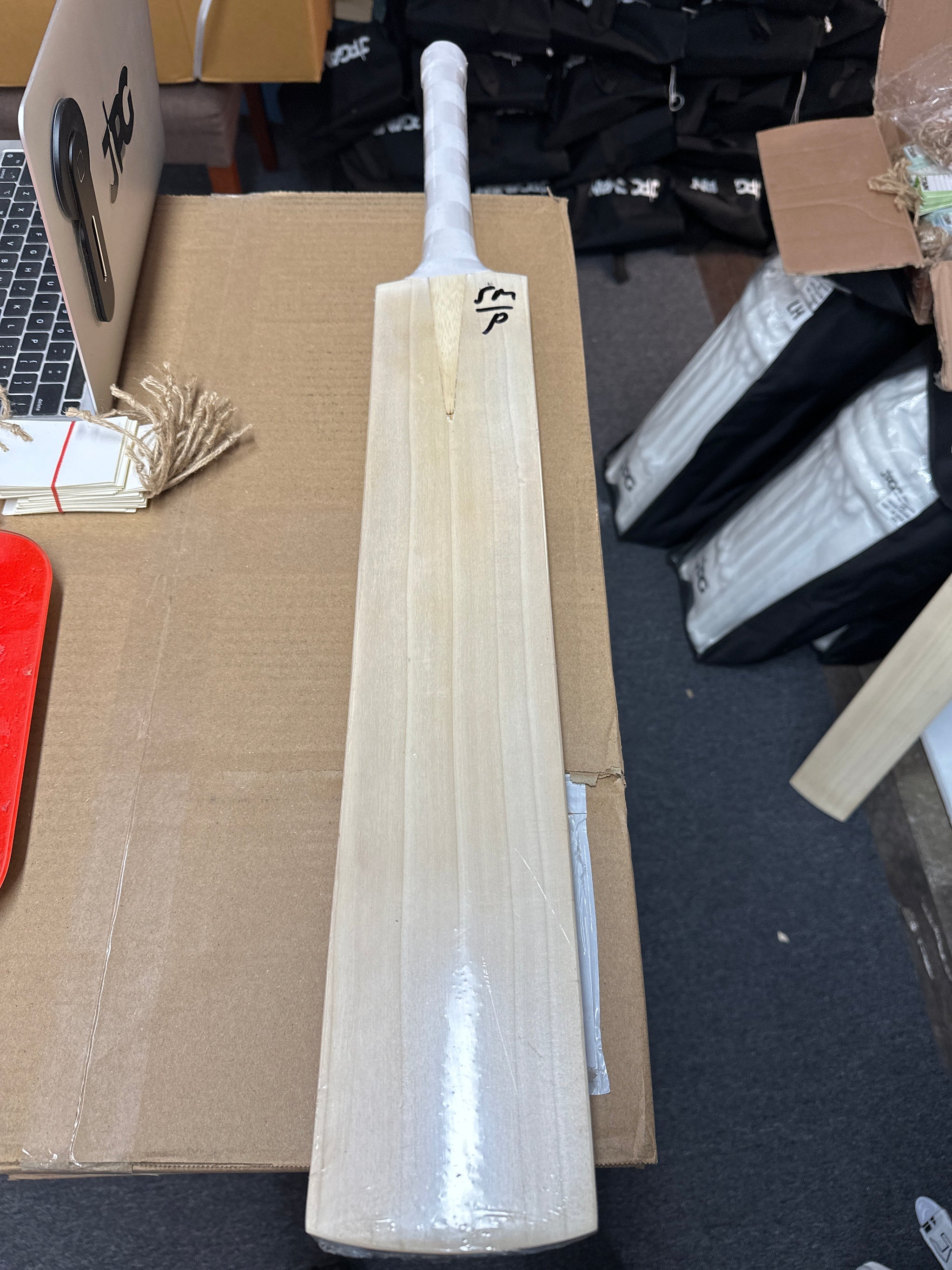 JPGavan Little Ripper+ G3 Cricket Bat - 24