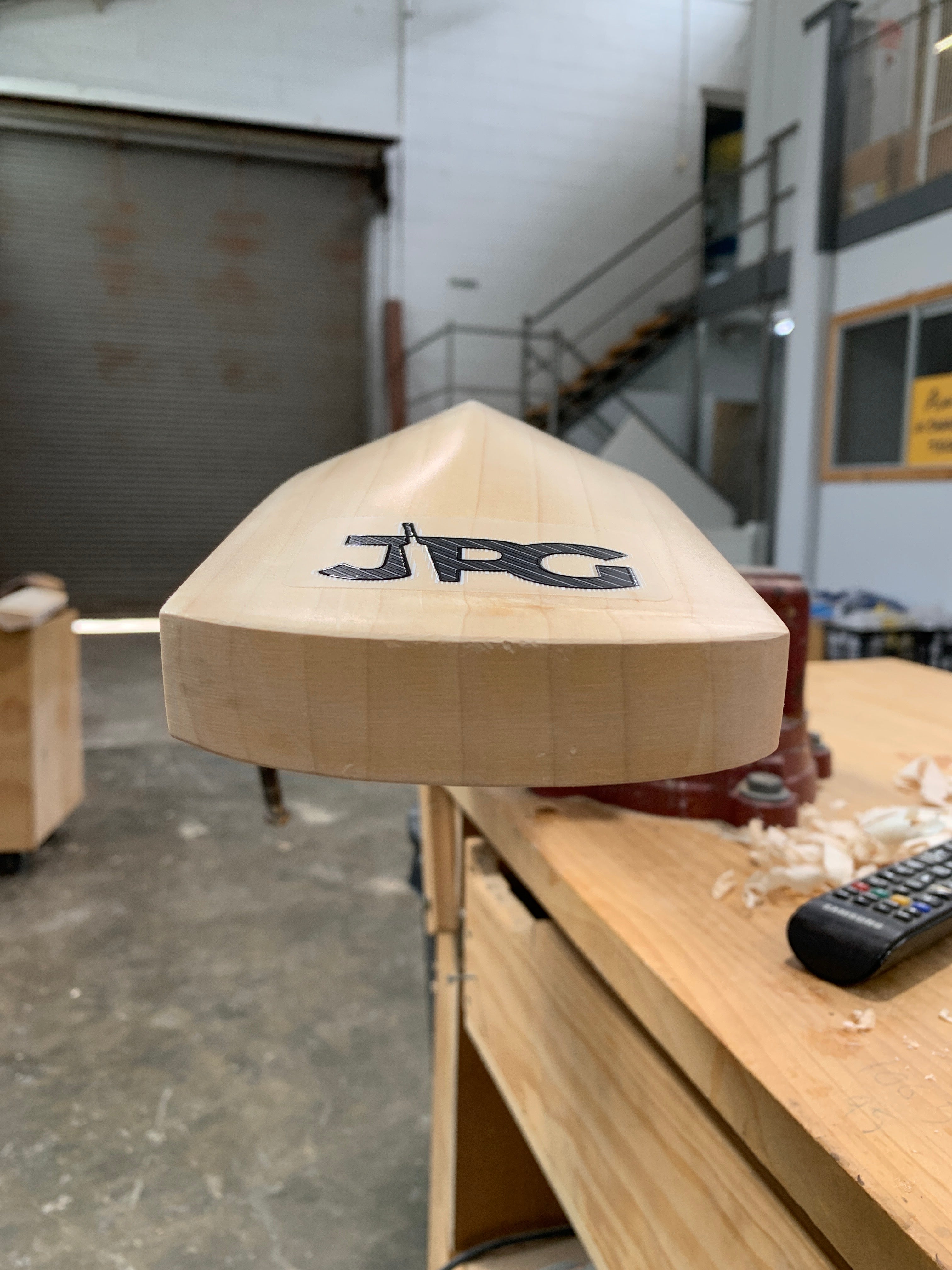 JPGavan Featherblade Cricket Bat - 099