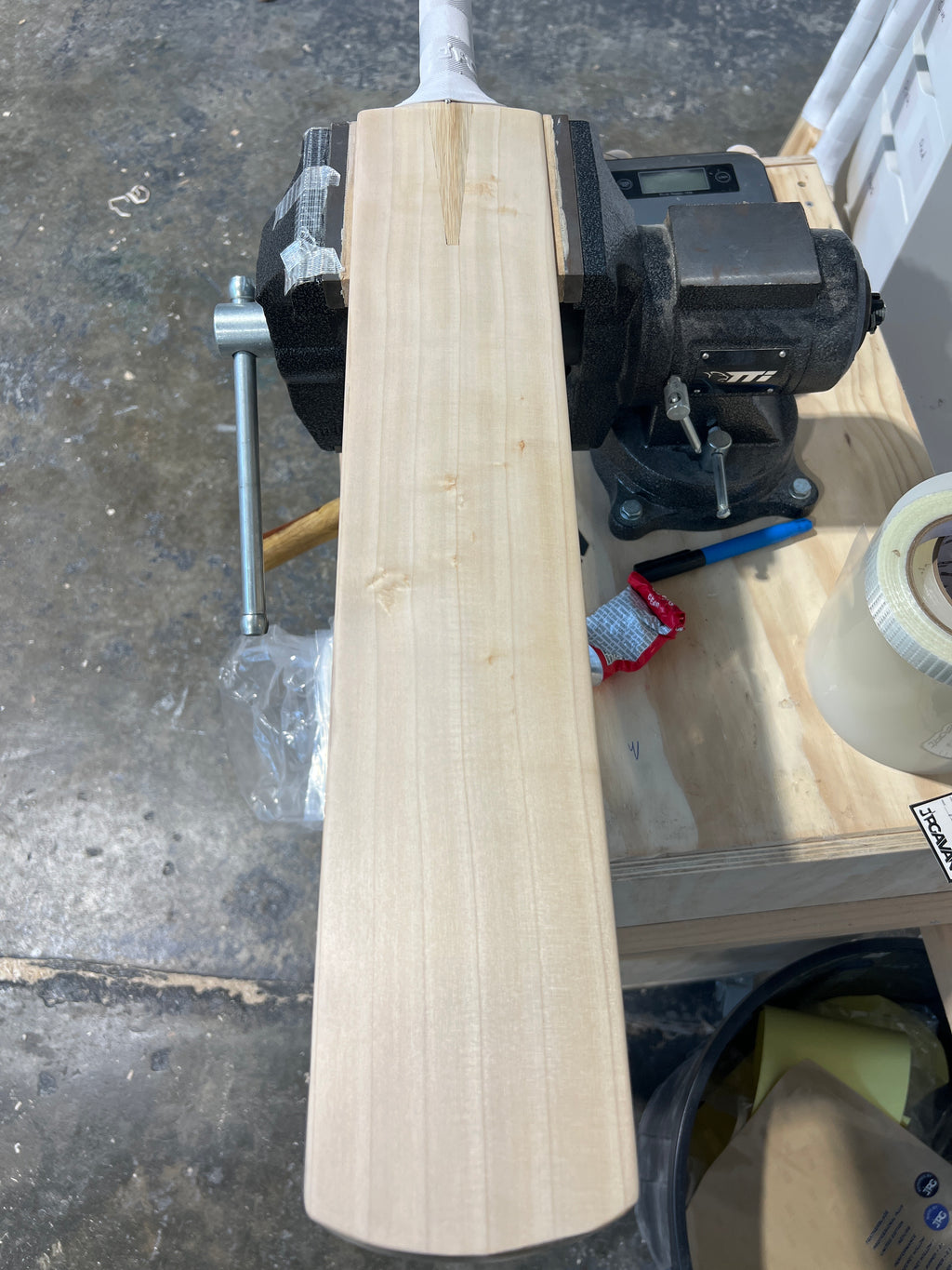 JPGavan Featherblade Cricket Bat - 558